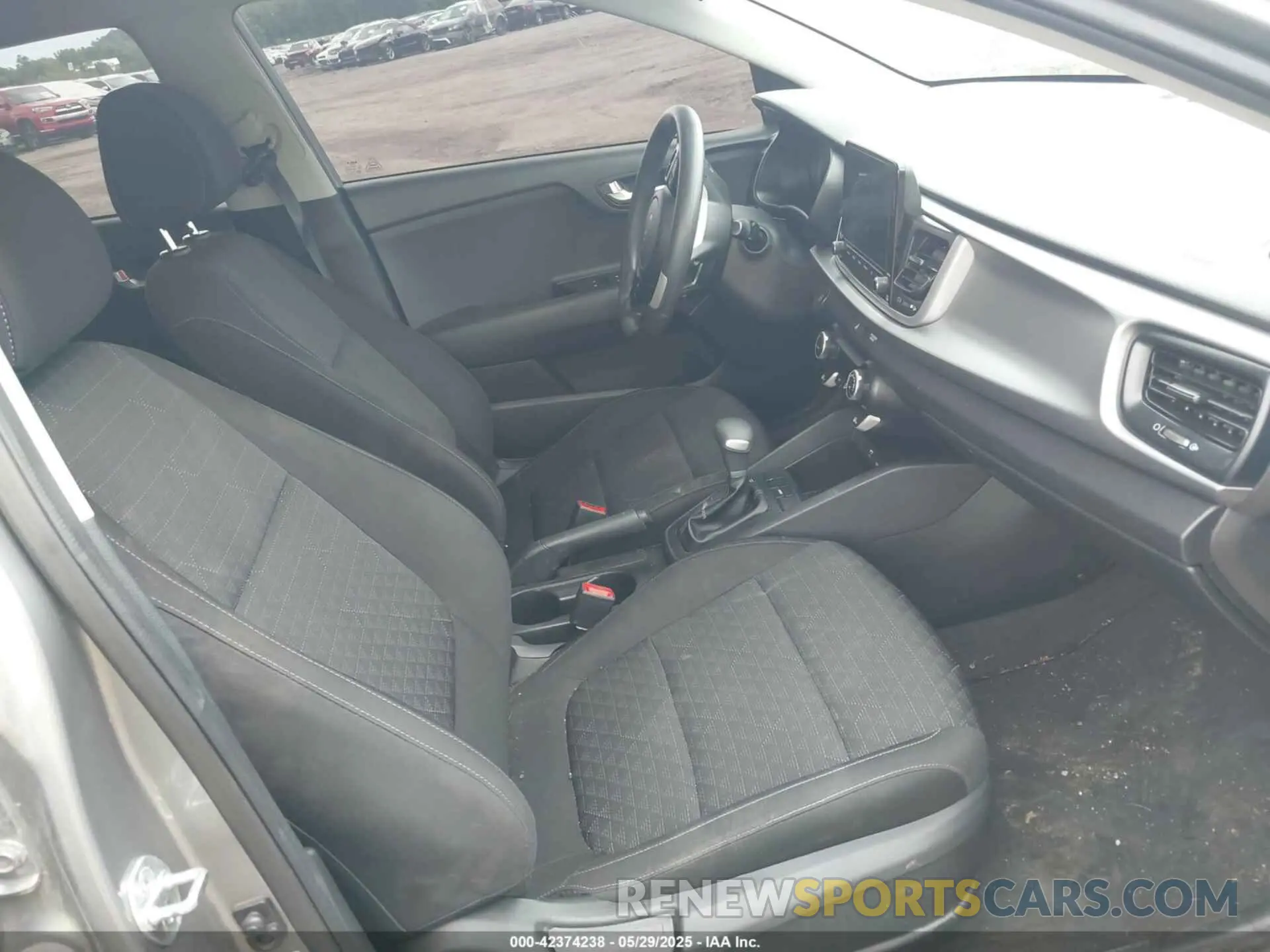 5 Photograph of a damaged car 3KPA24AD4NE481215 KIA RIO 2022
