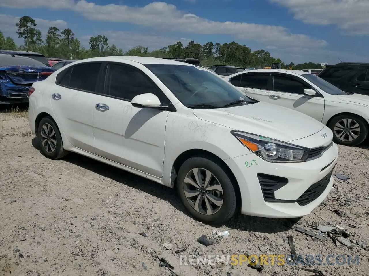4 Photograph of a damaged car 3KPA24AD4NE481280 KIA RIO 2022