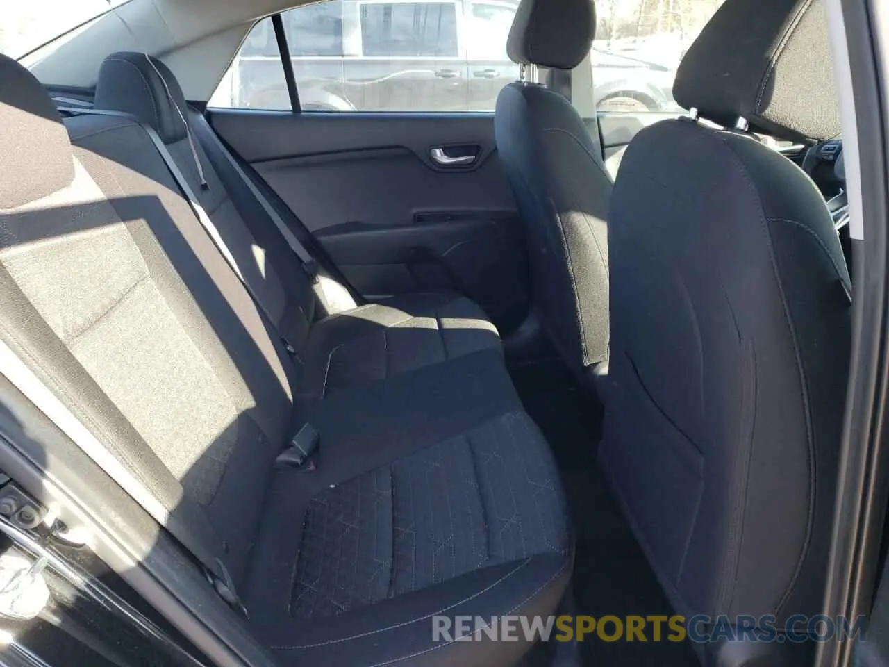 10 Photograph of a damaged car 3KPA24AD4NE496118 KIA RIO 2022