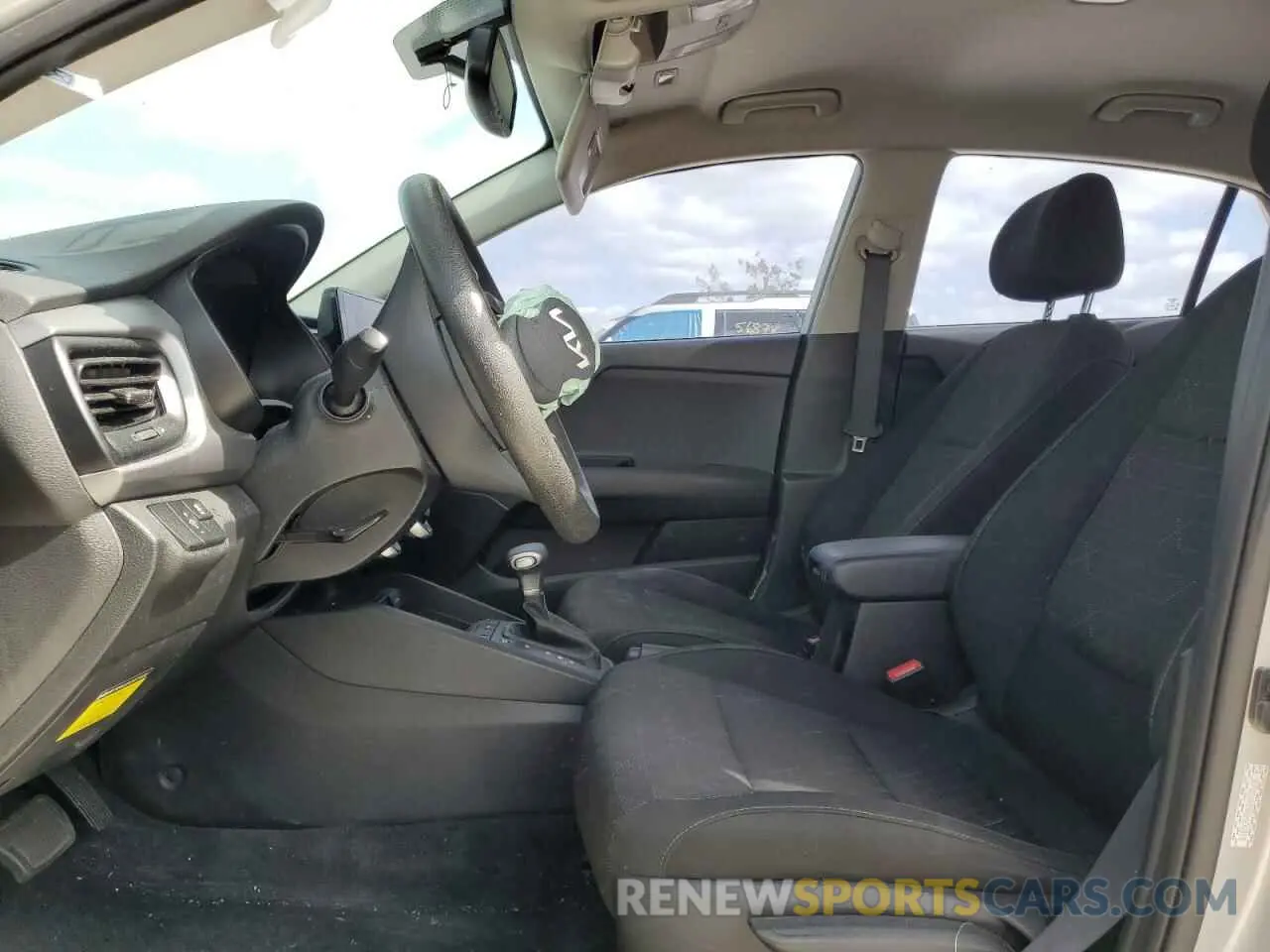 7 Photograph of a damaged car 3KPA24AD4NE500815 KIA RIO 2022