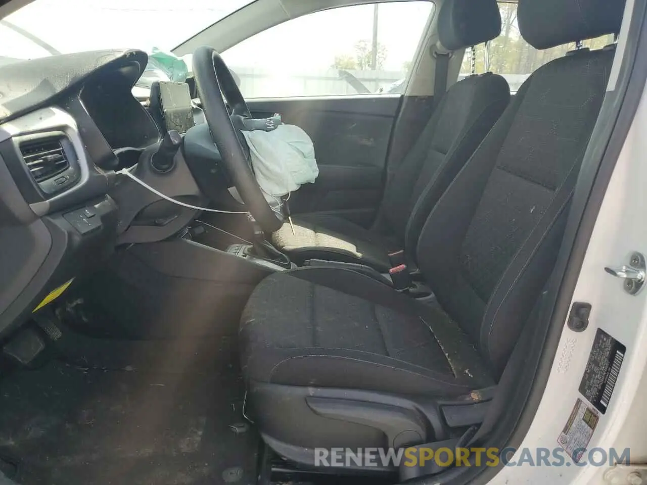 7 Photograph of a damaged car 3KPA24AD5NE444822 KIA RIO 2022