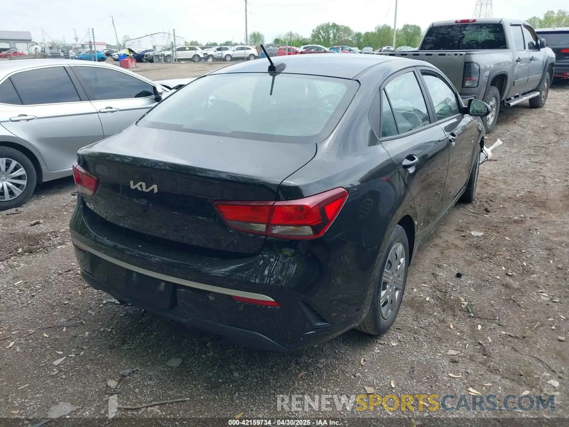 4 Photograph of a damaged car 3KPA24AD5NE510589 KIA RIO 2022