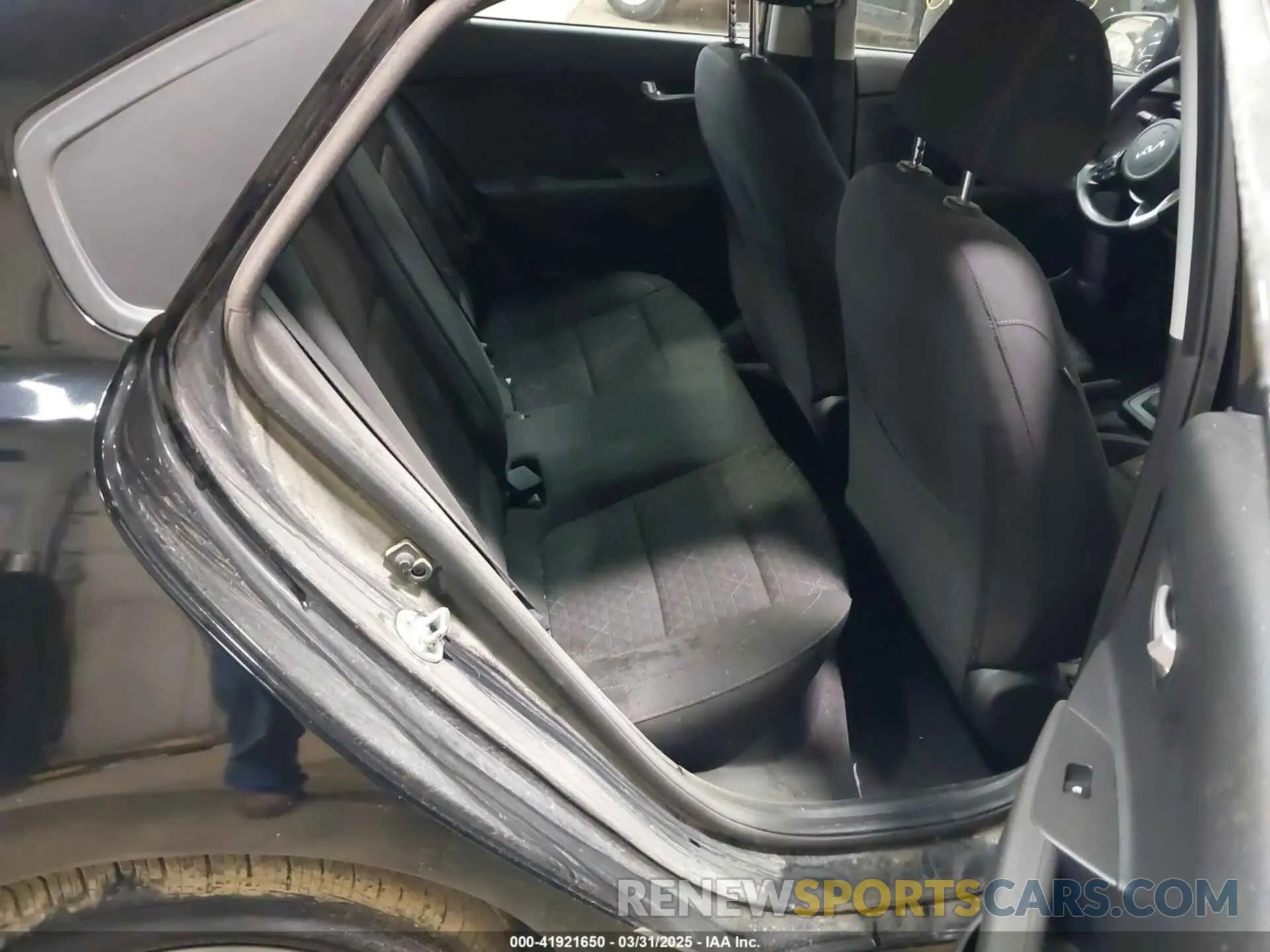 8 Photograph of a damaged car 3KPA24AD6NE454842 KIA RIO 2022