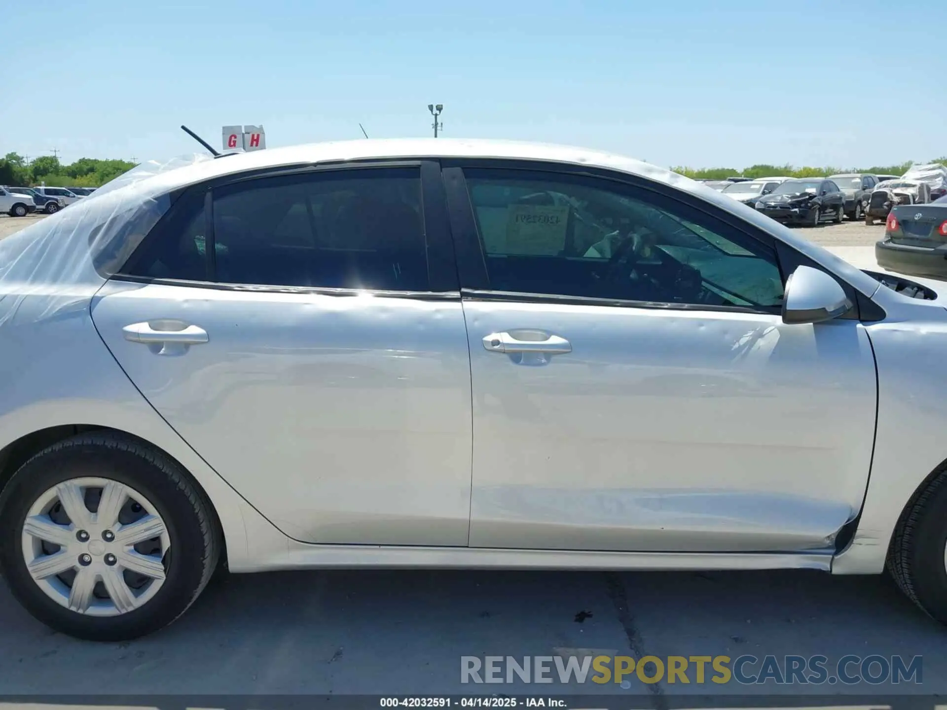 13 Photograph of a damaged car 3KPA24AD6NE462634 KIA RIO 2022