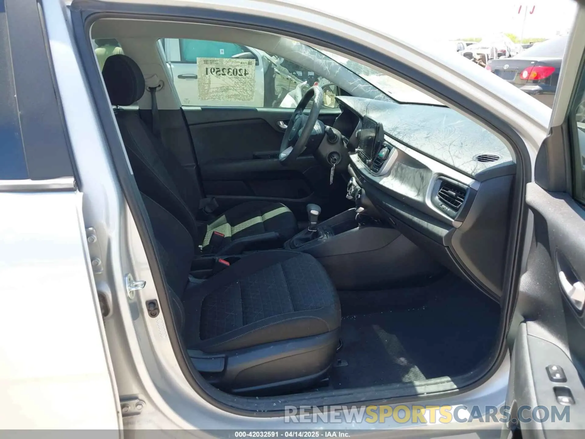 5 Photograph of a damaged car 3KPA24AD6NE462634 KIA RIO 2022