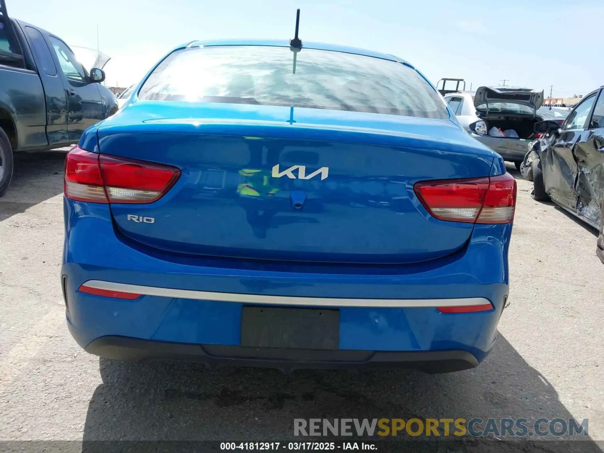 17 Photograph of a damaged car 3KPA24AD6NE468773 KIA RIO 2022