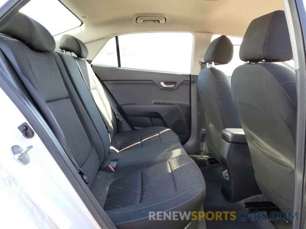 10 Photograph of a damaged car 3KPA24AD6NE476064 KIA RIO 2022