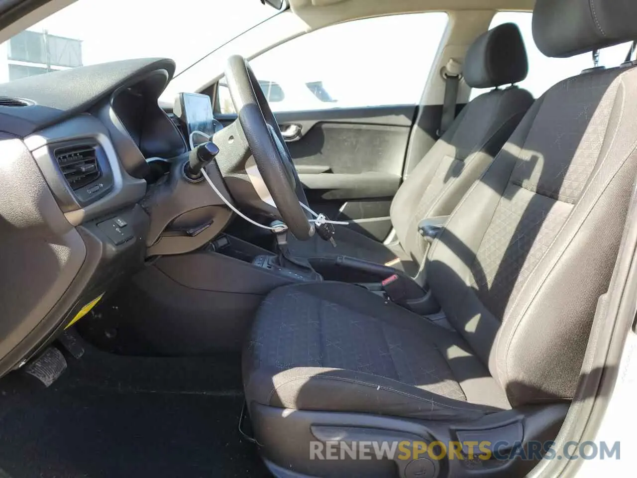7 Photograph of a damaged car 3KPA24AD6NE476064 KIA RIO 2022