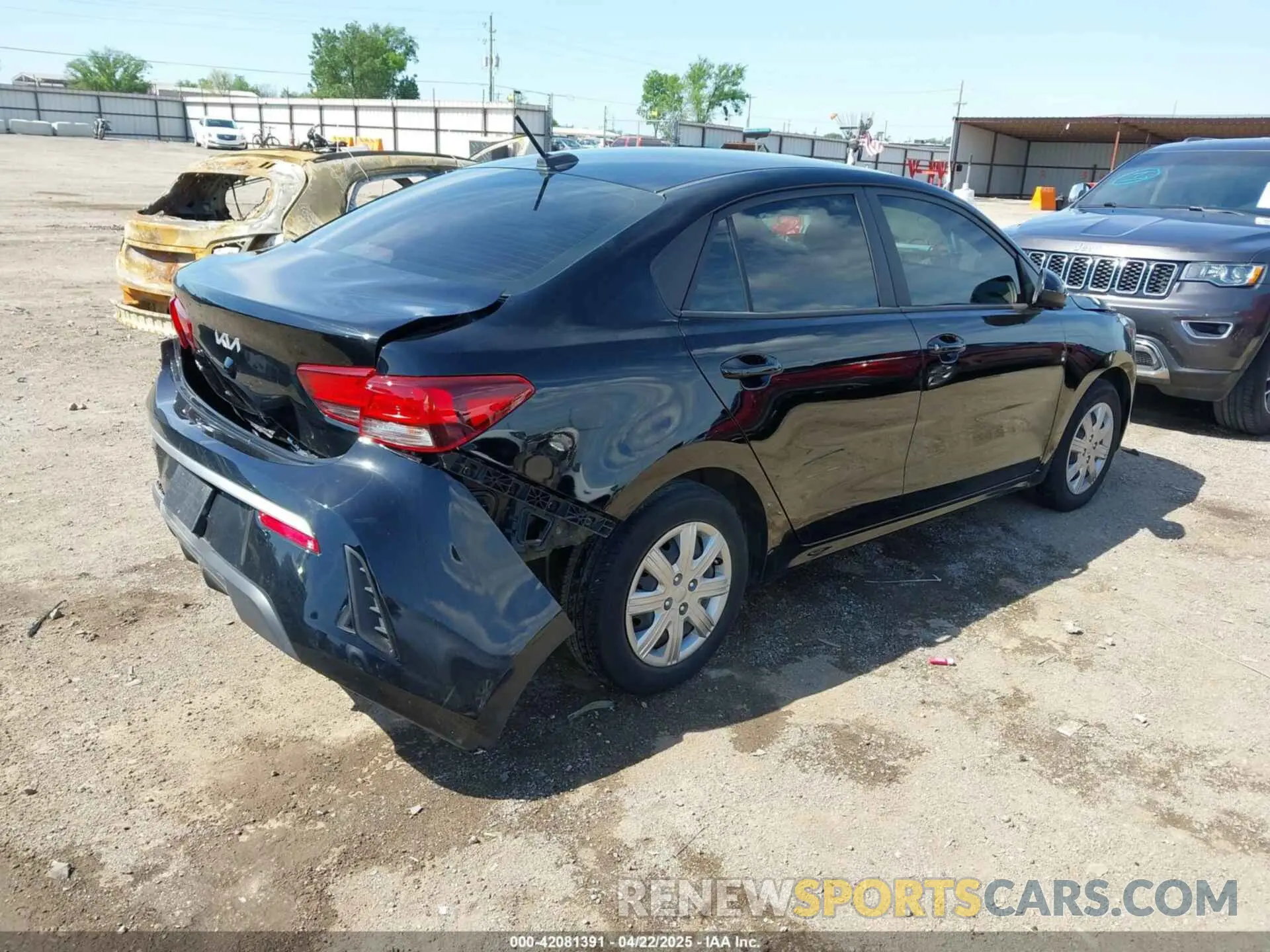 4 Photograph of a damaged car 3KPA24AD6NE502193 KIA RIO 2022