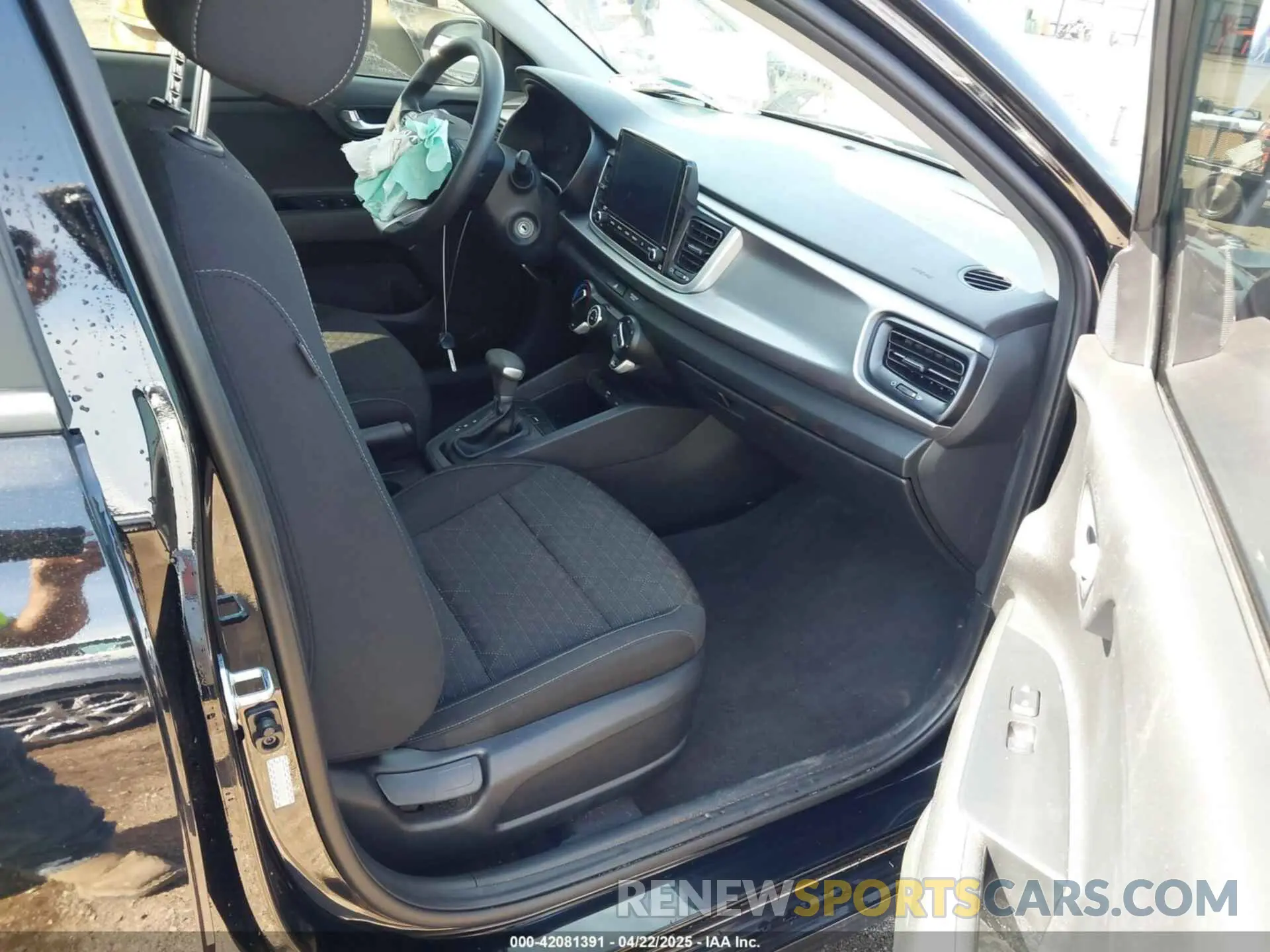5 Photograph of a damaged car 3KPA24AD6NE502193 KIA RIO 2022