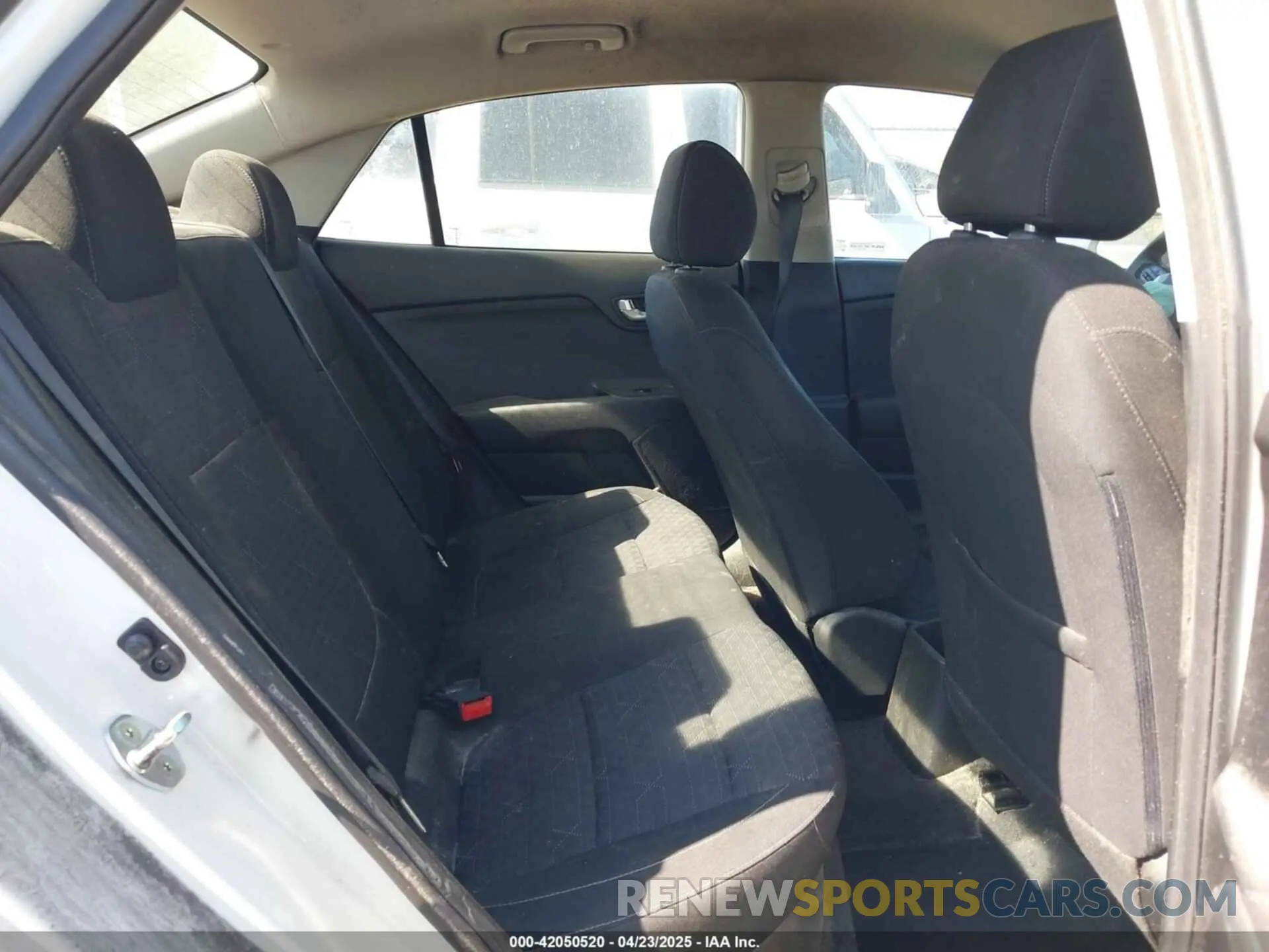 8 Photograph of a damaged car 3KPA24AD7NE492807 KIA RIO 2022
