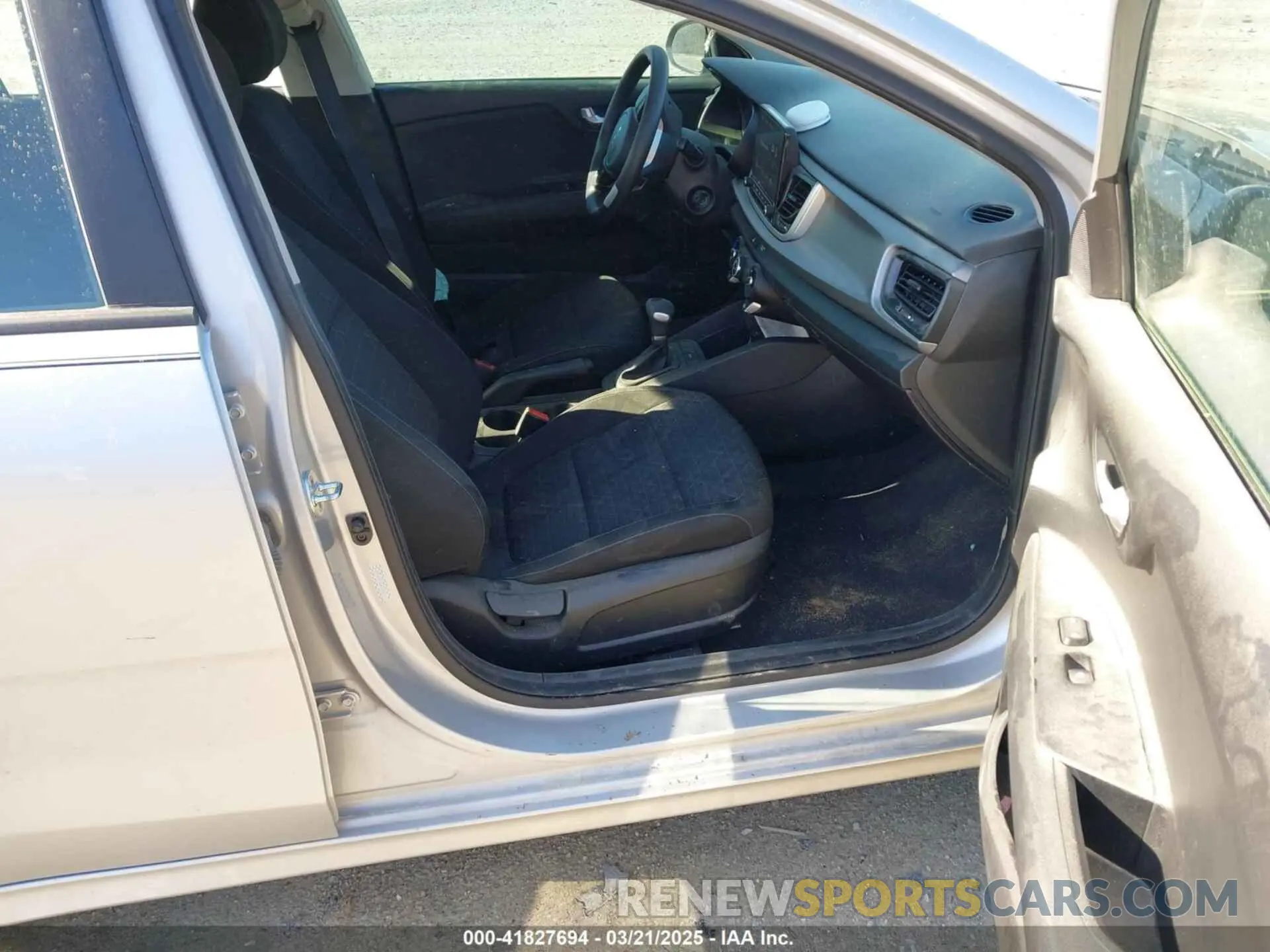 5 Photograph of a damaged car 3KPA24AD8NE434012 KIA RIO 2022