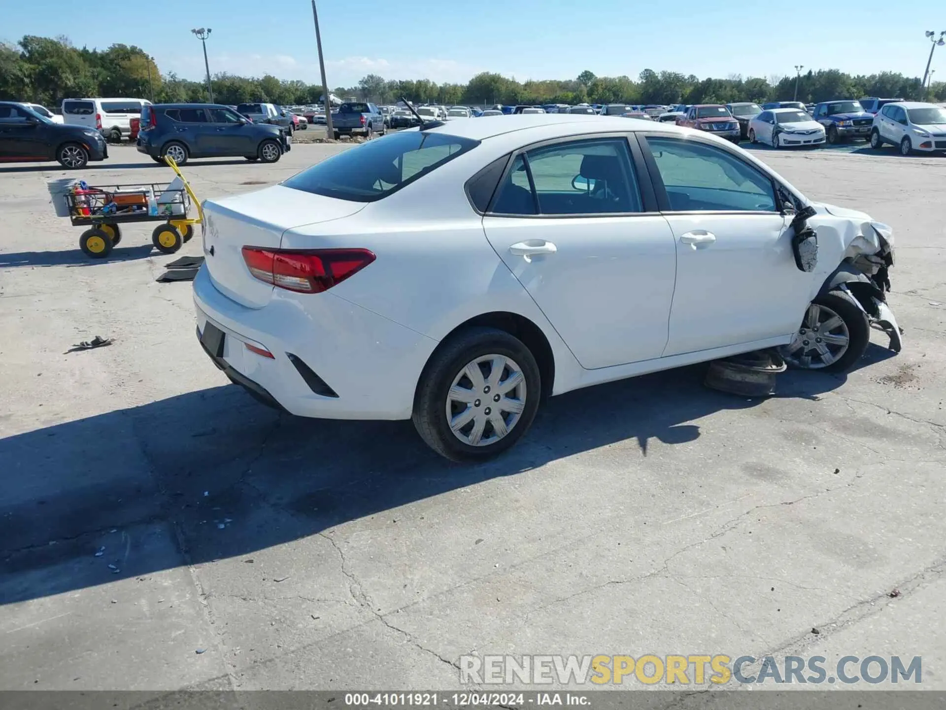 4 Photograph of a damaged car 3KPA24AD8NE443907 KIA RIO 2022