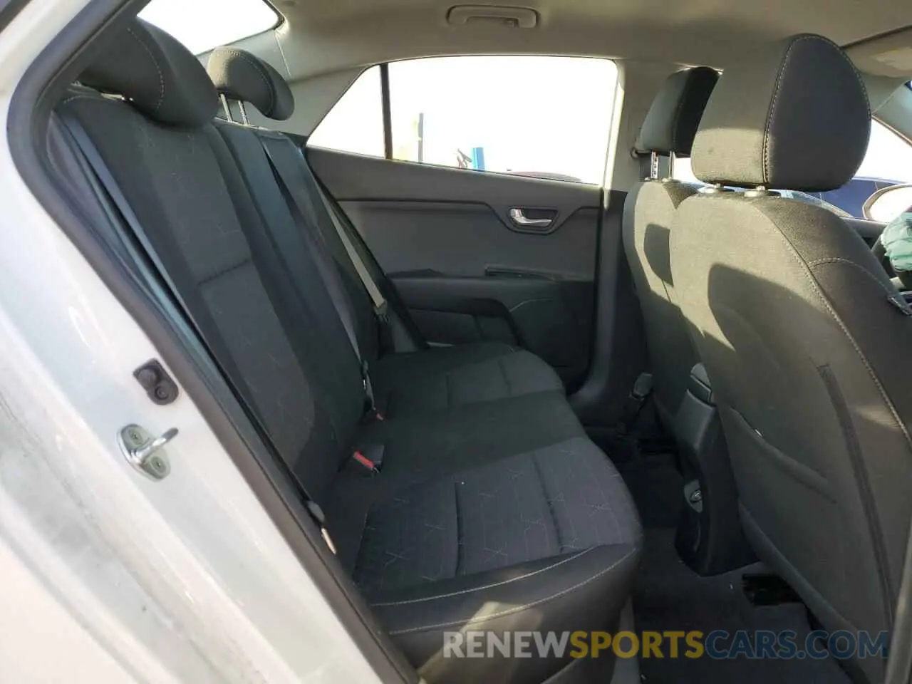 10 Photograph of a damaged car 3KPA24AD8NE501028 KIA RIO 2022