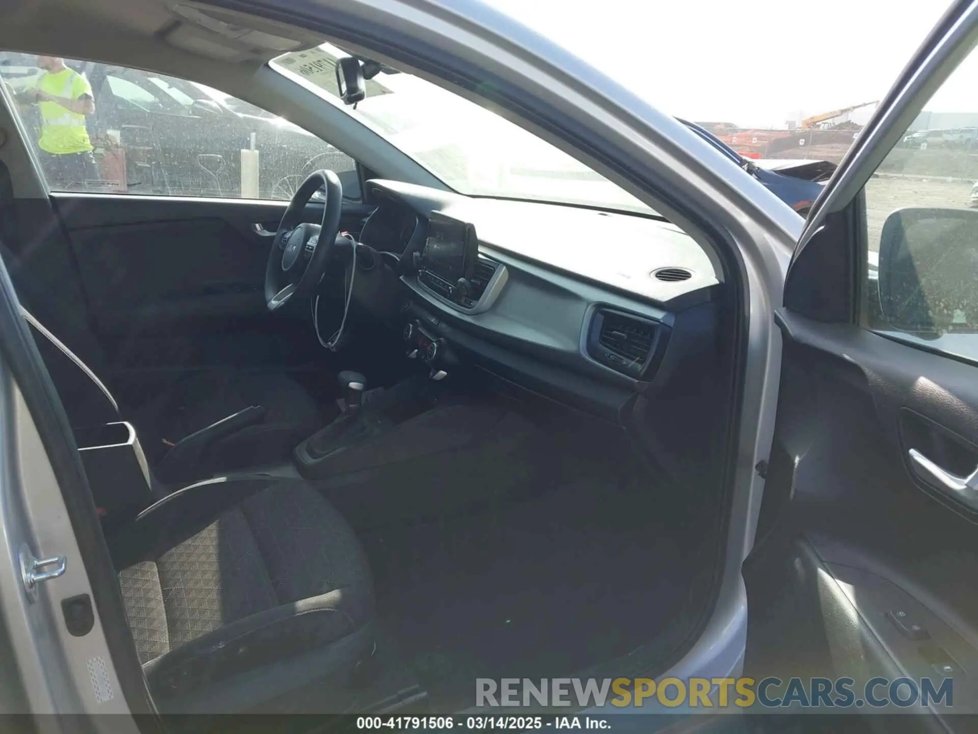 5 Photograph of a damaged car 3KPA24AD9NE441681 KIA RIO 2022