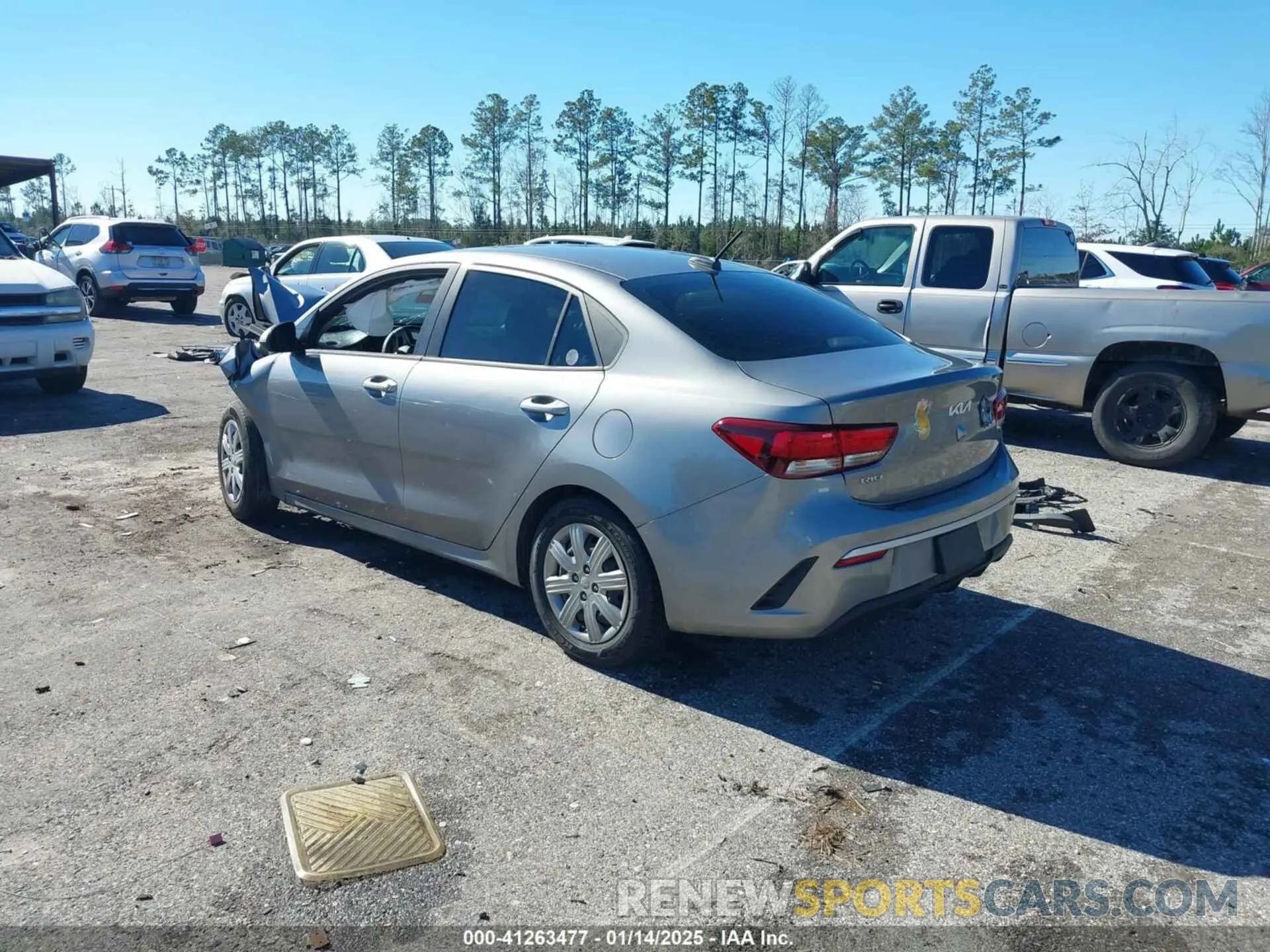 3 Photograph of a damaged car 3KPA24AD9NE464104 KIA RIO 2022