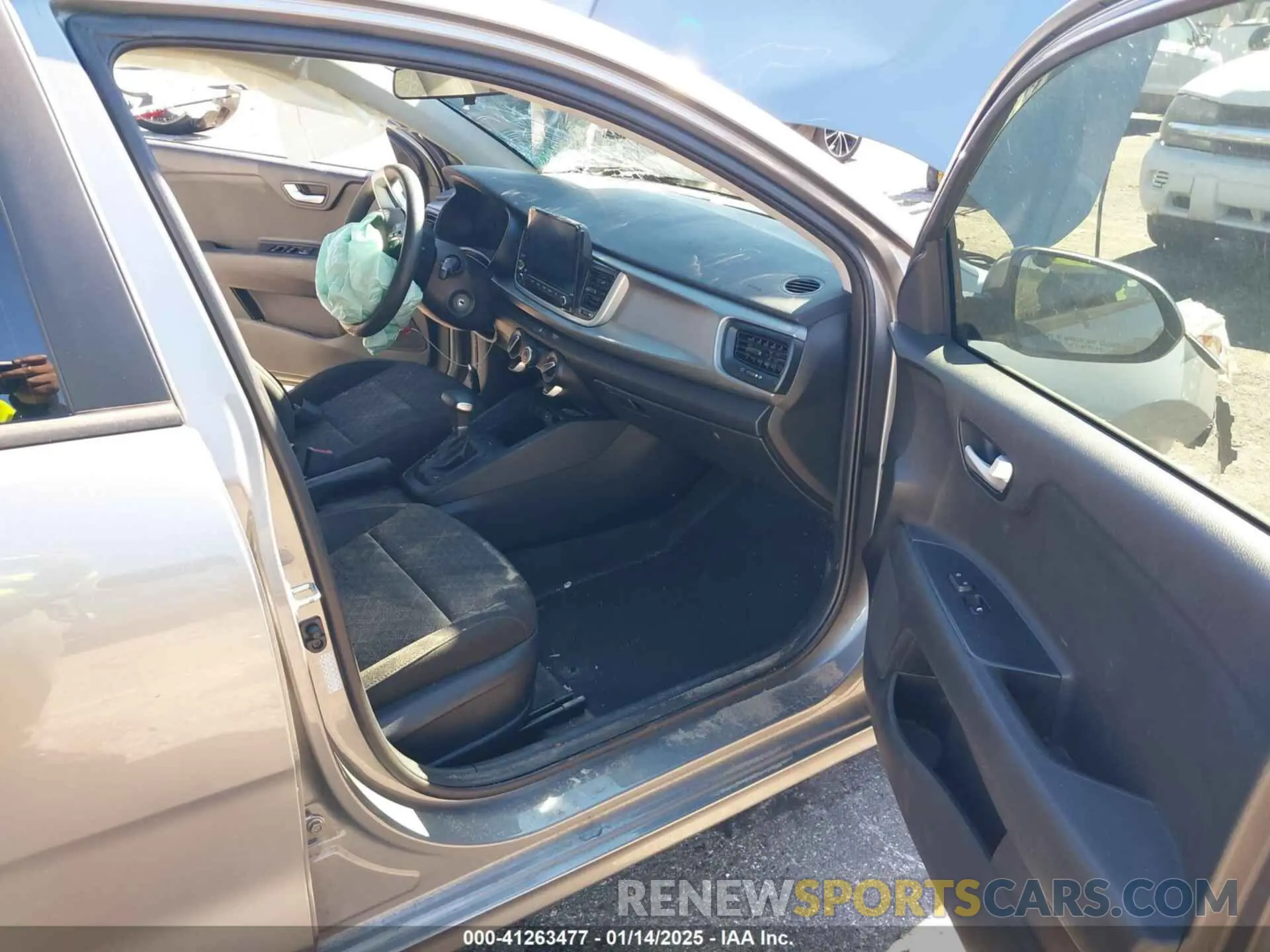 5 Photograph of a damaged car 3KPA24AD9NE464104 KIA RIO 2022
