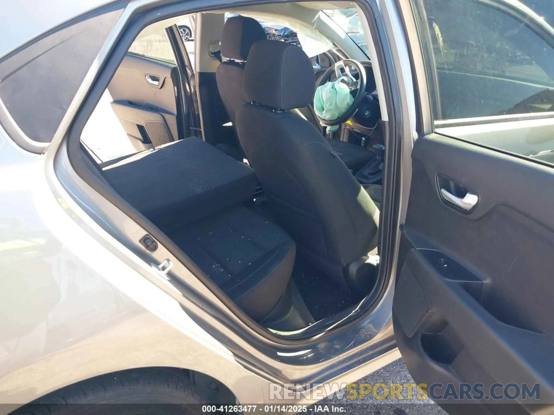 8 Photograph of a damaged car 3KPA24AD9NE464104 KIA RIO 2022