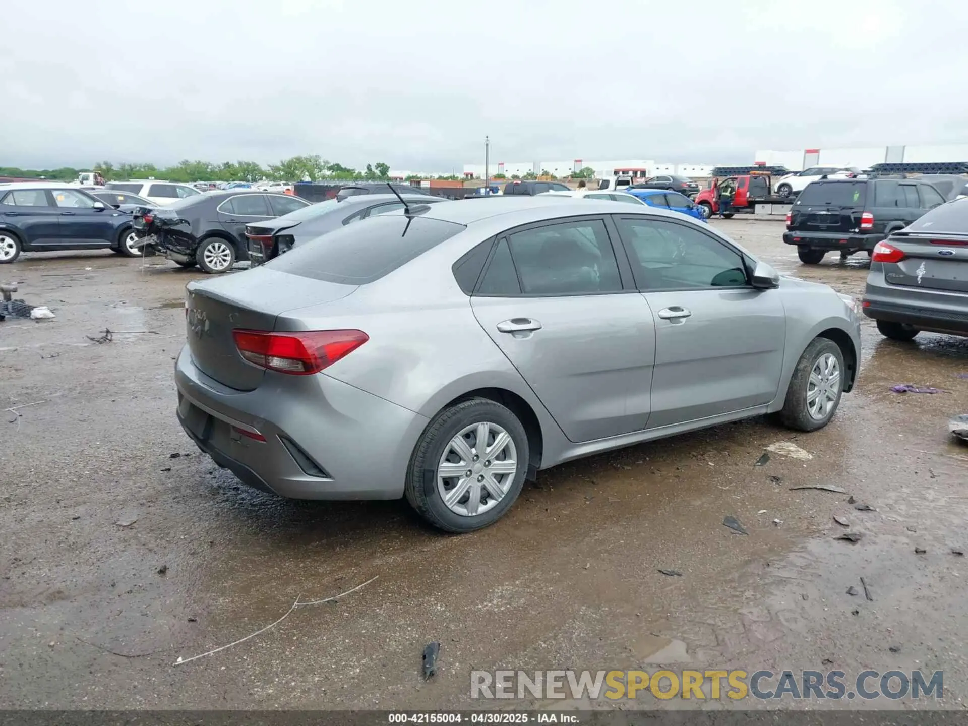 4 Photograph of a damaged car 3KPA24AD9NE478004 KIA RIO 2022