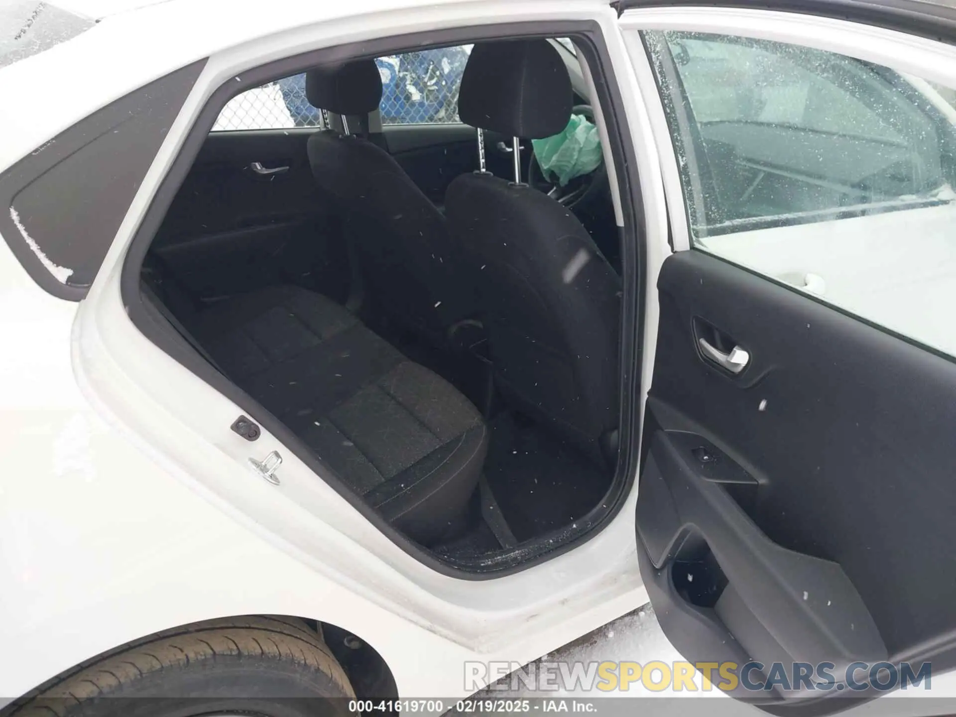 8 Photograph of a damaged car 3KPA24ADXNE473989 KIA RIO 2022