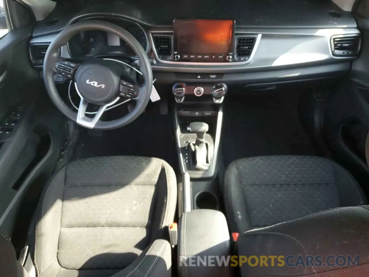 8 Photograph of a damaged car 3KPA25AD0NE482688 KIA RIO 2022