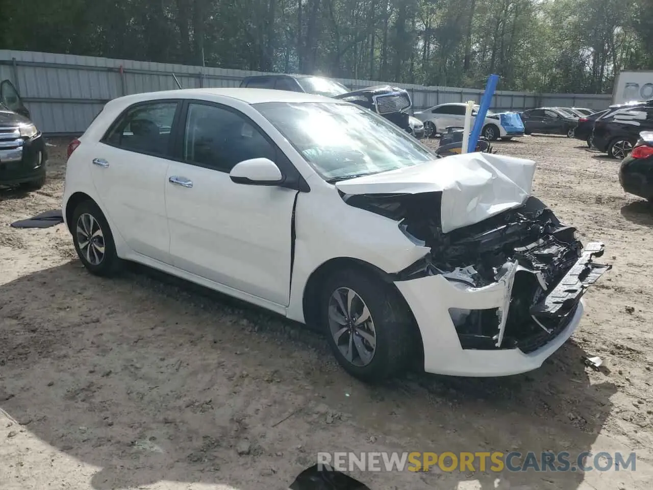 4 Photograph of a damaged car 3KPA25AD8NE471230 KIA RIO 2022
