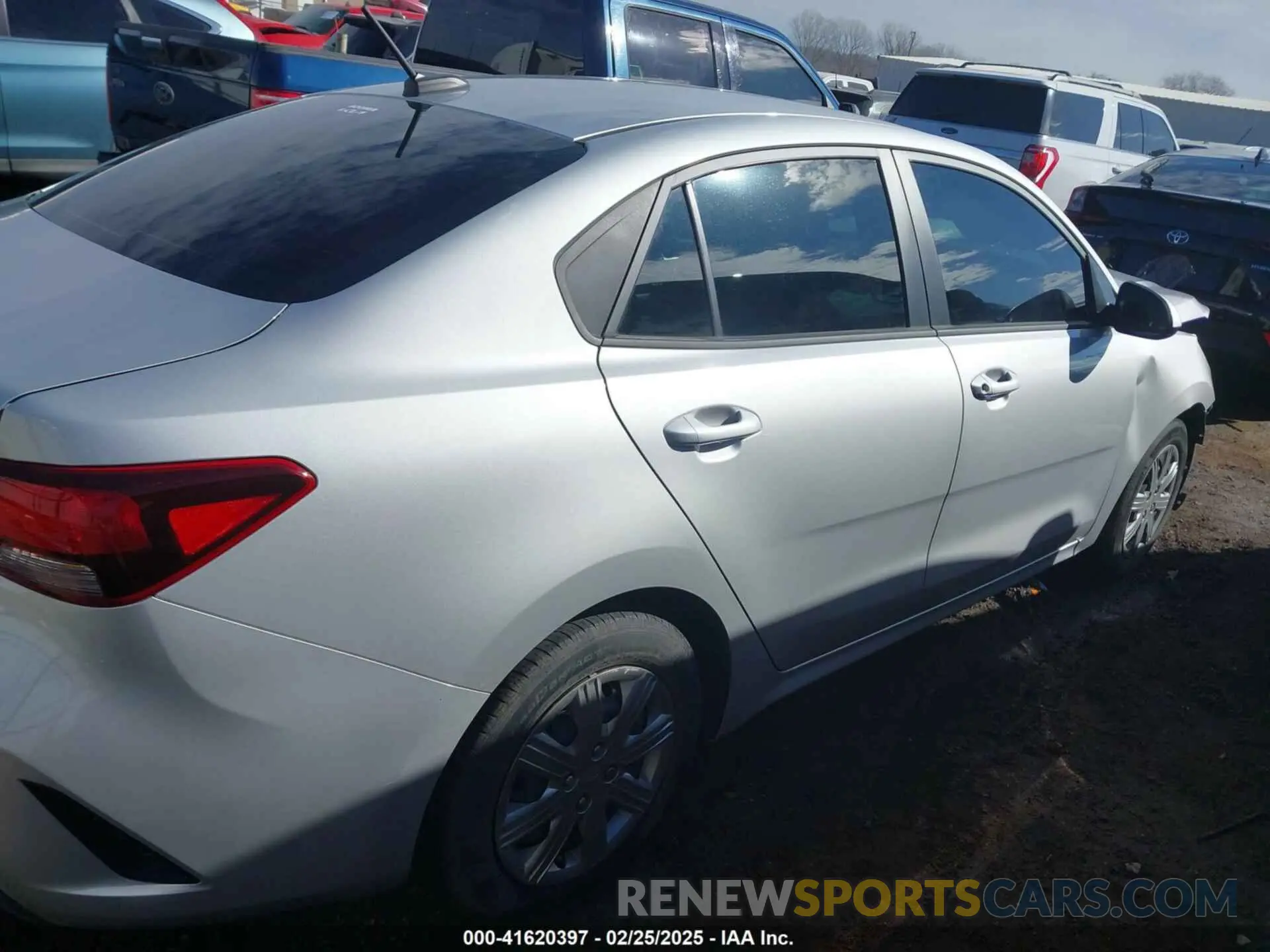 14 Photograph of a damaged car 3KPA24AD1PE575376 KIA RIO 2023