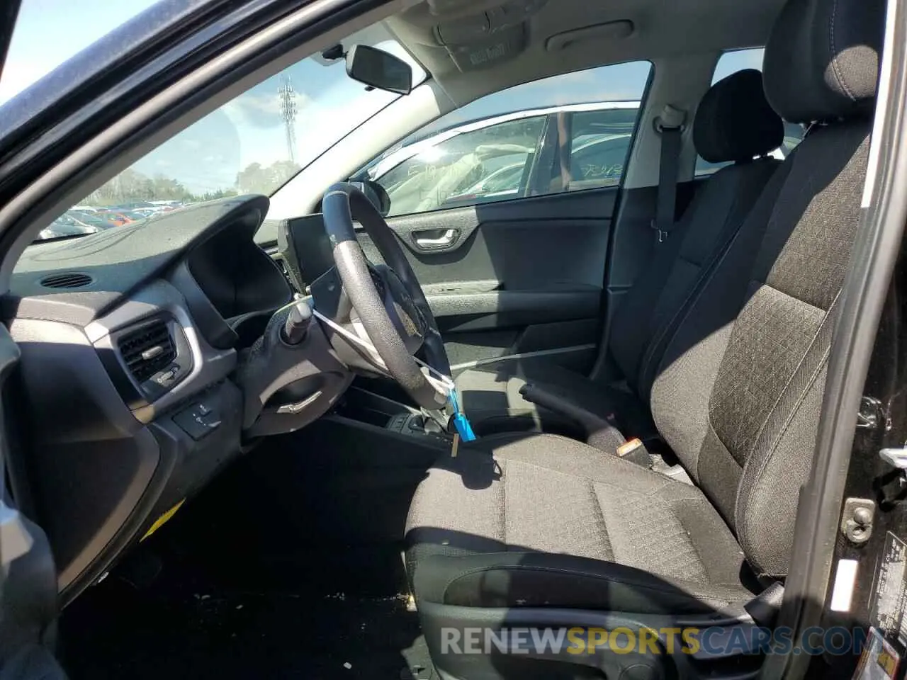7 Photograph of a damaged car 3KPA24AD1PE603421 KIA RIO 2023