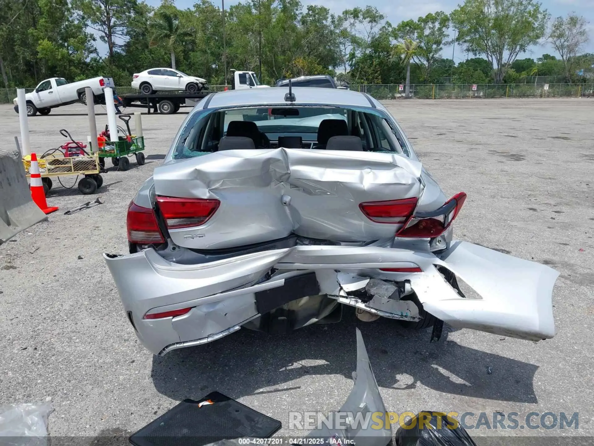 16 Photograph of a damaged car 3KPA24AD4PE604207 KIA RIO 2023