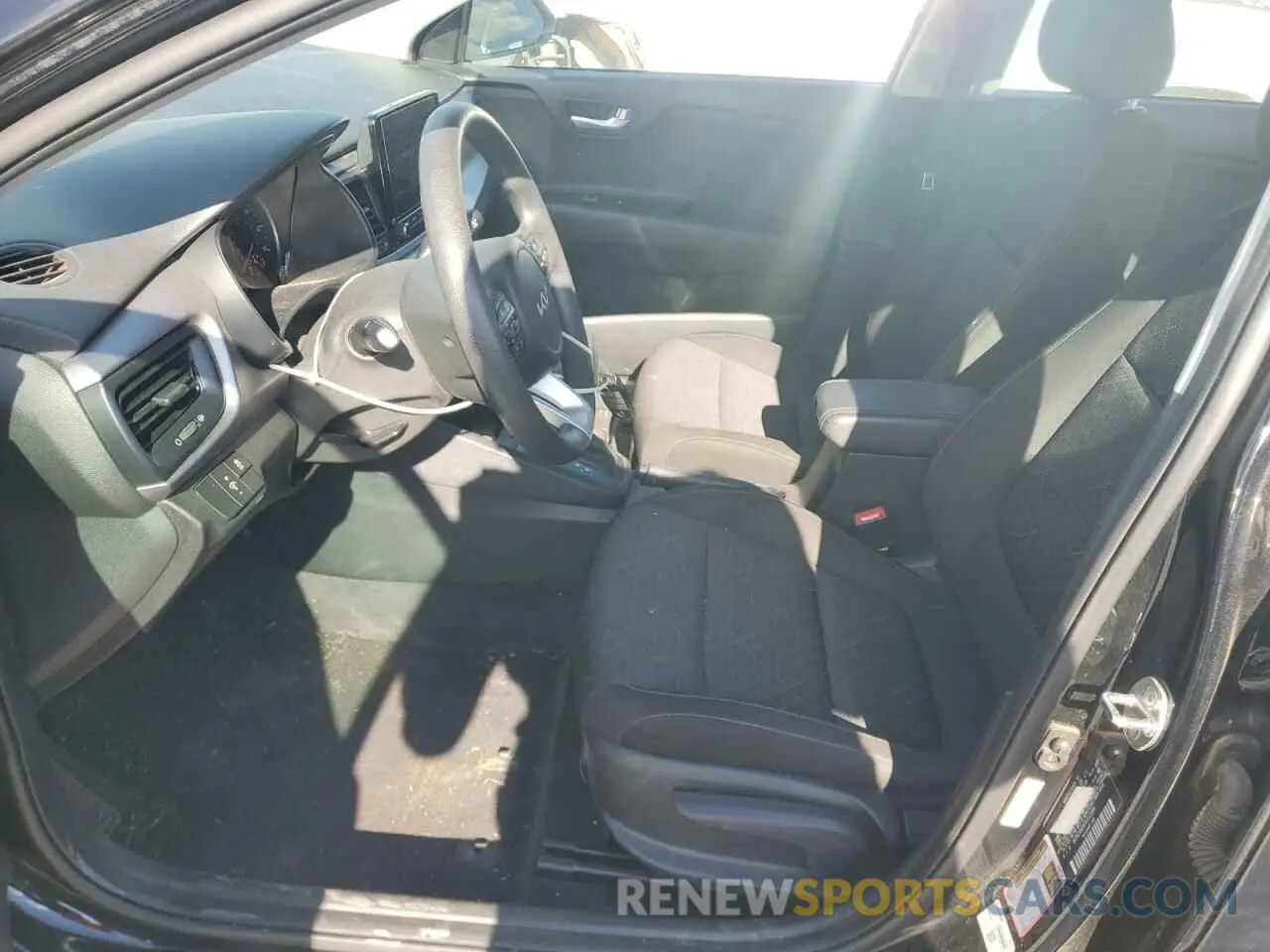 7 Photograph of a damaged car 3KPA24AD4PE613084 KIA RIO 2023