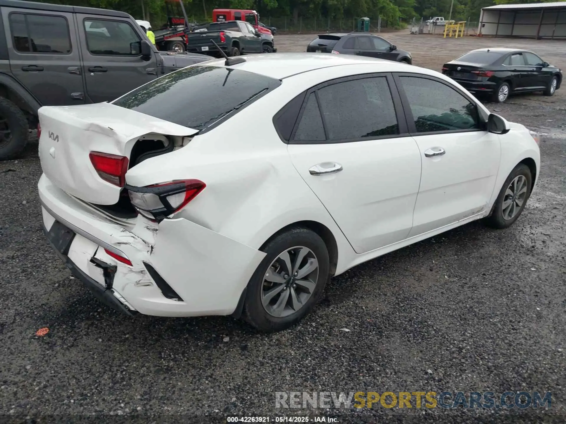 4 Photograph of a damaged car 3KPA24AD5PE520252 KIA RIO 2023