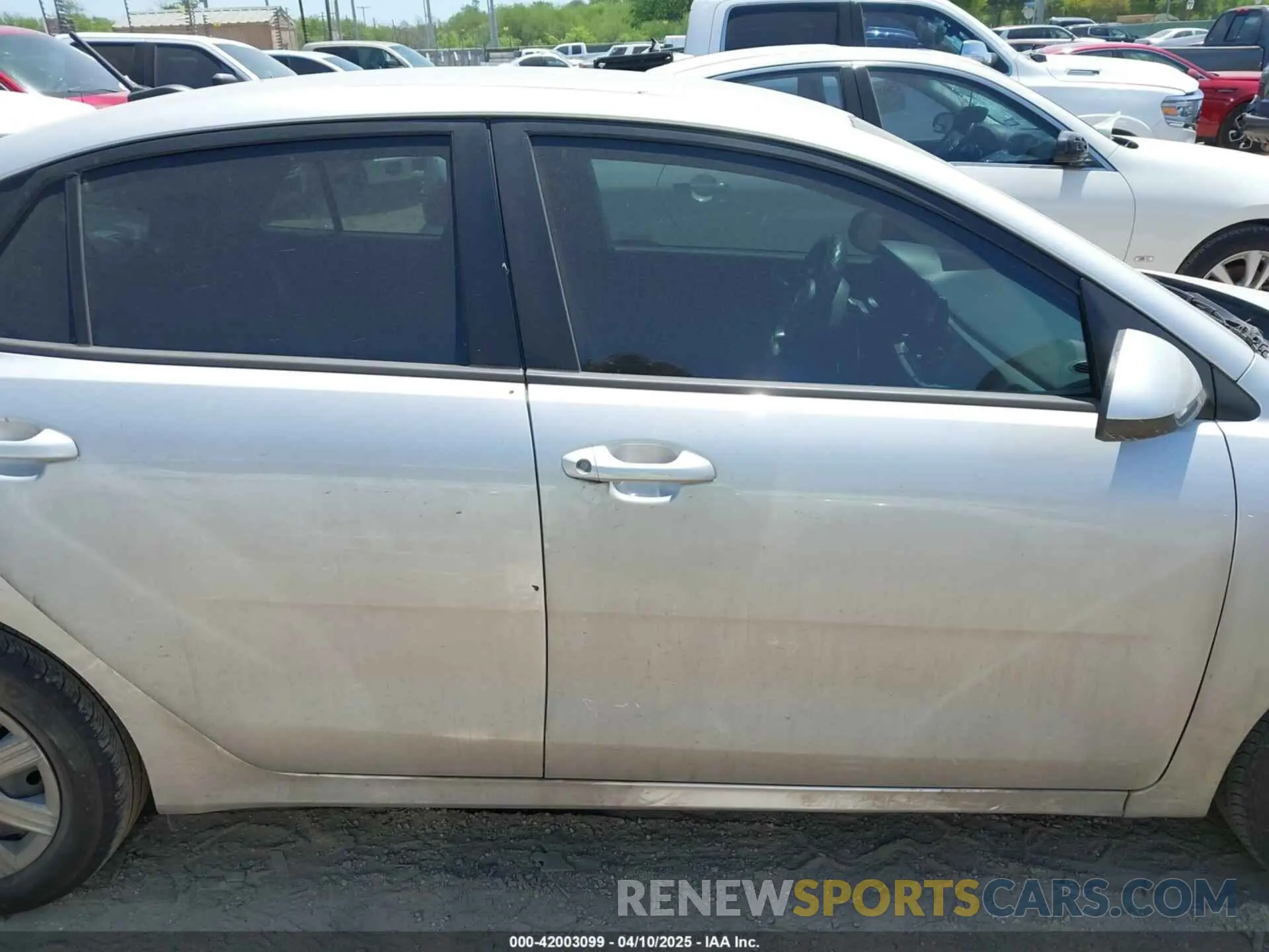 13 Photograph of a damaged car 3KPA24AD6PE600384 KIA RIO 2023
