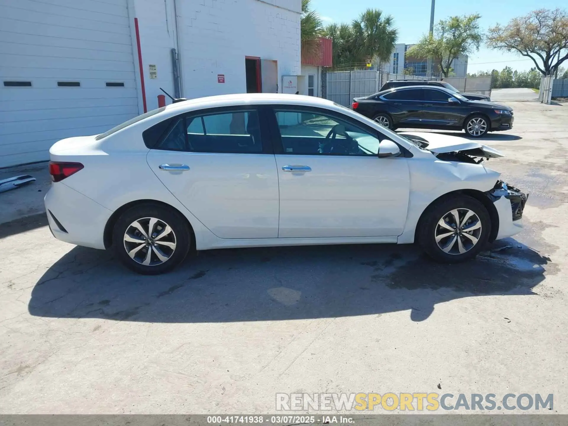 14 Photograph of a damaged car 3KPA24AD8PE554914 KIA RIO 2023