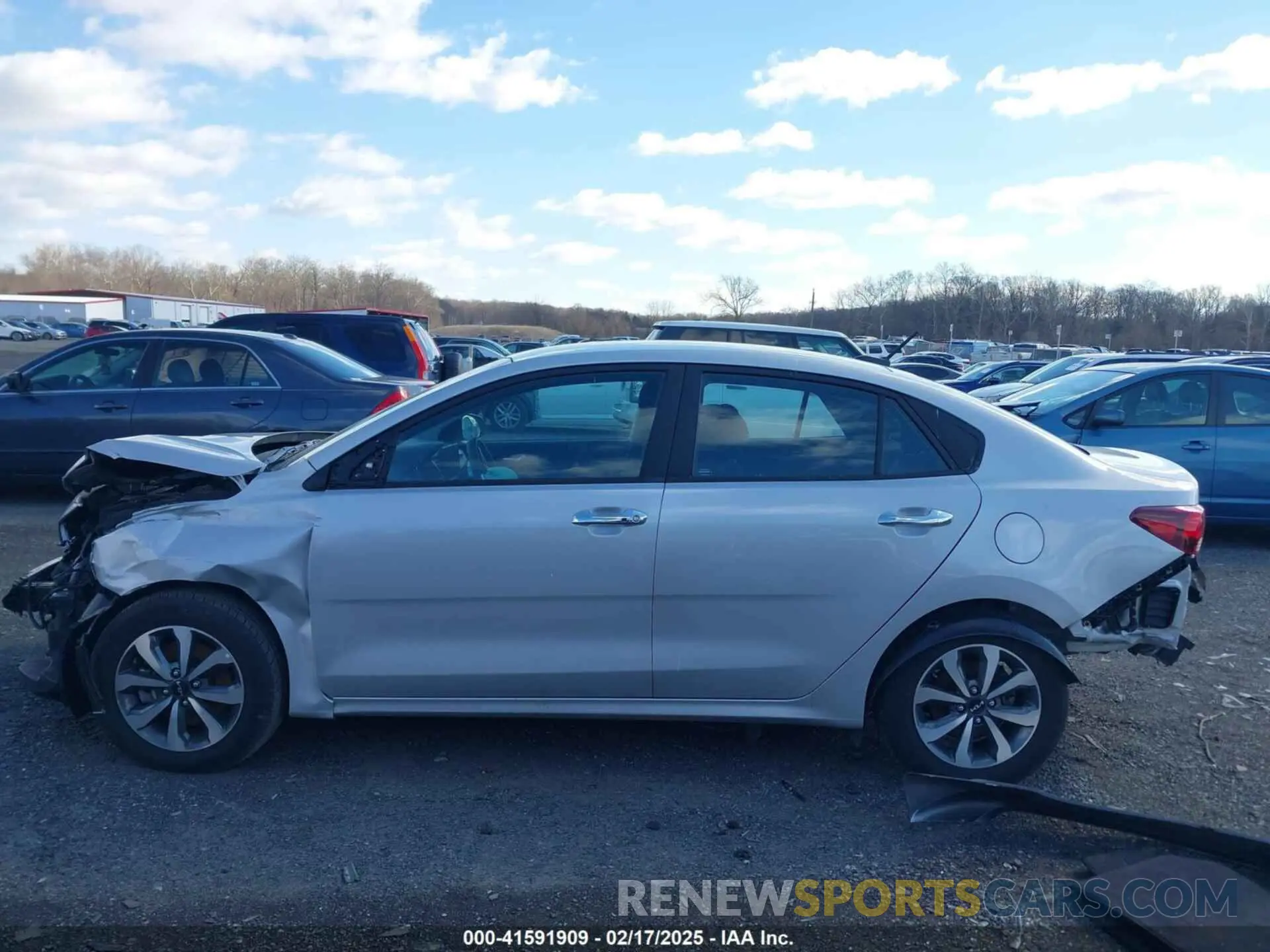 14 Photograph of a damaged car 3KPA24ADXPE585372 KIA RIO 2023