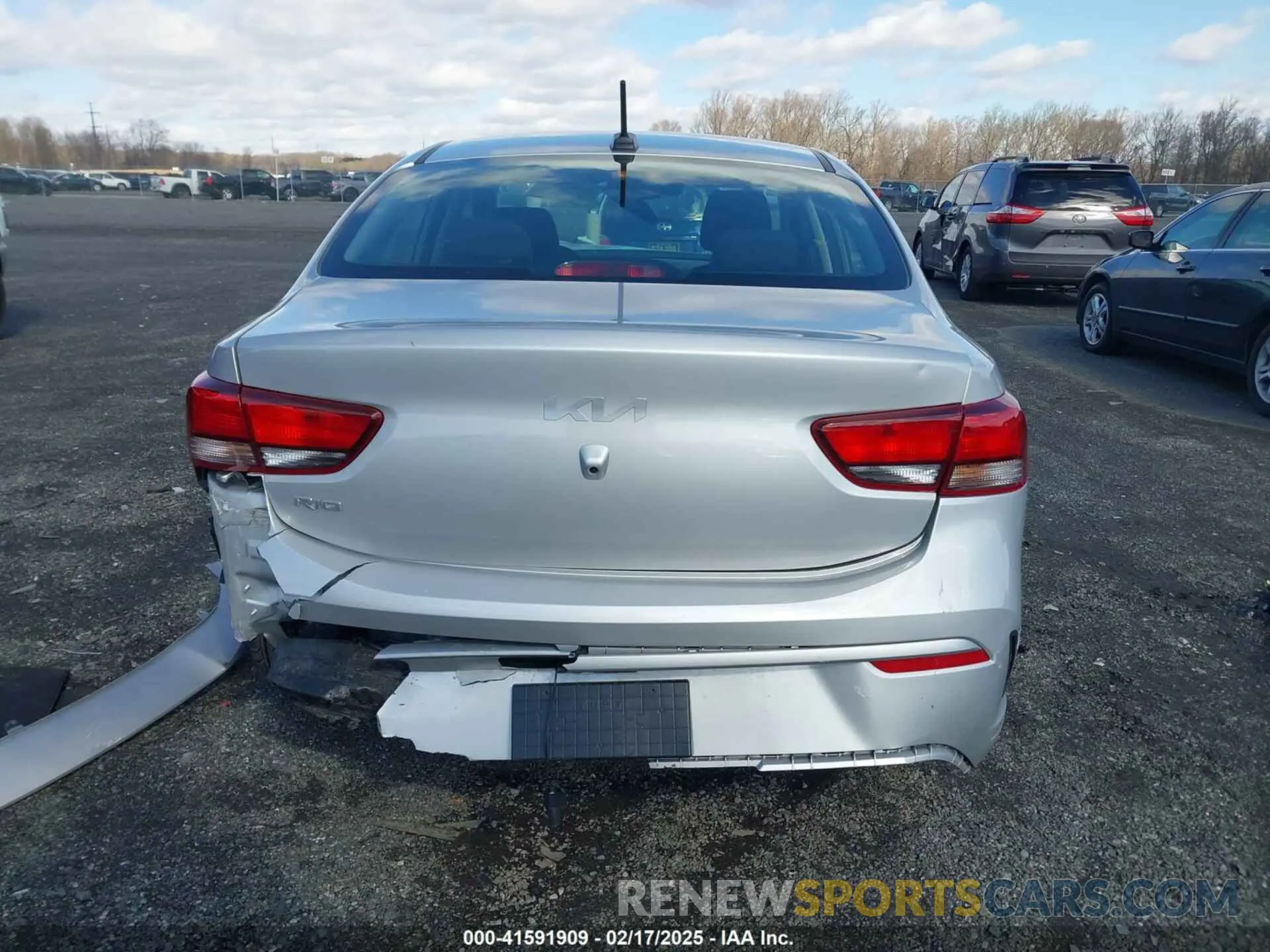 16 Photograph of a damaged car 3KPA24ADXPE585372 KIA RIO 2023