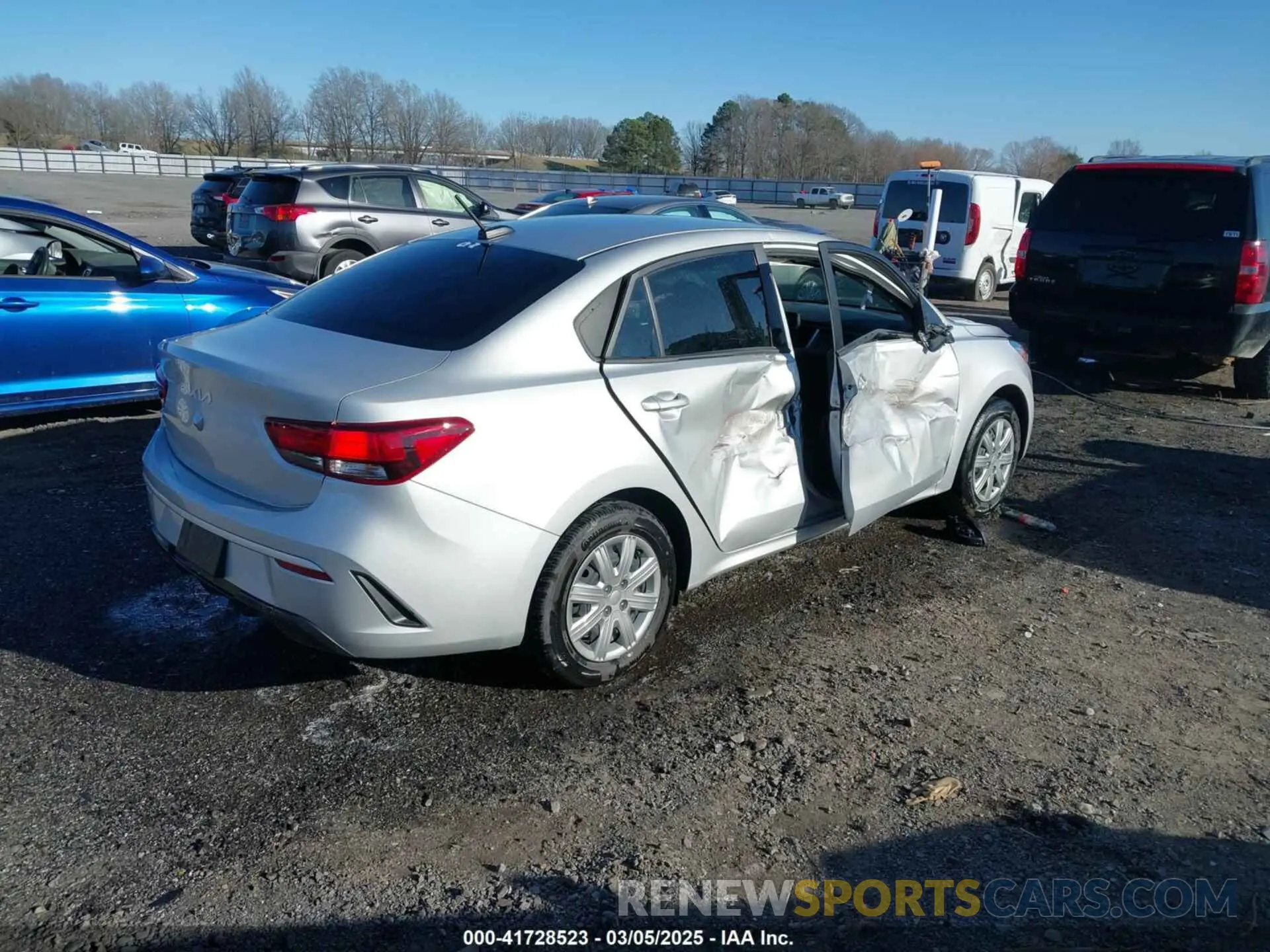 4 Photograph of a damaged car 3KPA24ADXPE606463 KIA RIO 2023