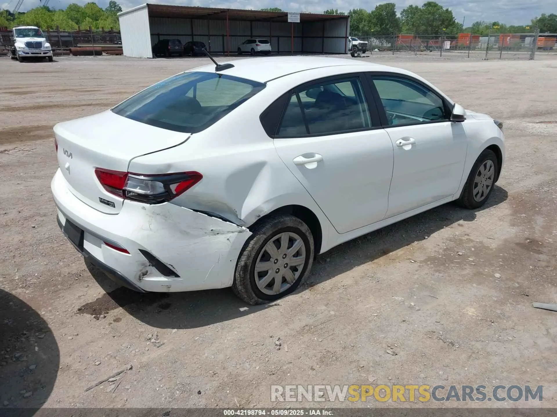 4 Photograph of a damaged car 3KPA24ADXPE613557 KIA RIO 2023