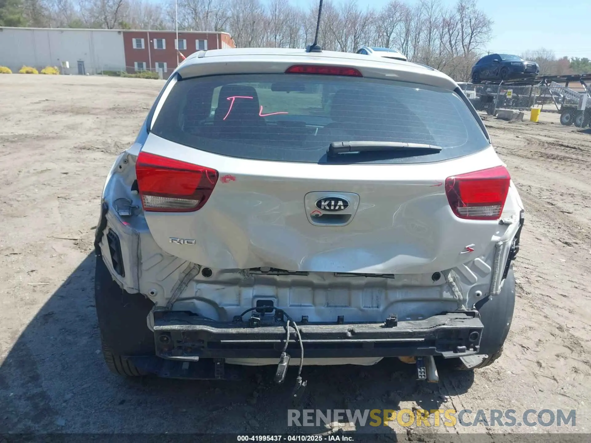 17 Photograph of a damaged car 3KPA25AB1KE194432 KIA RIO 5-DOOR 2019