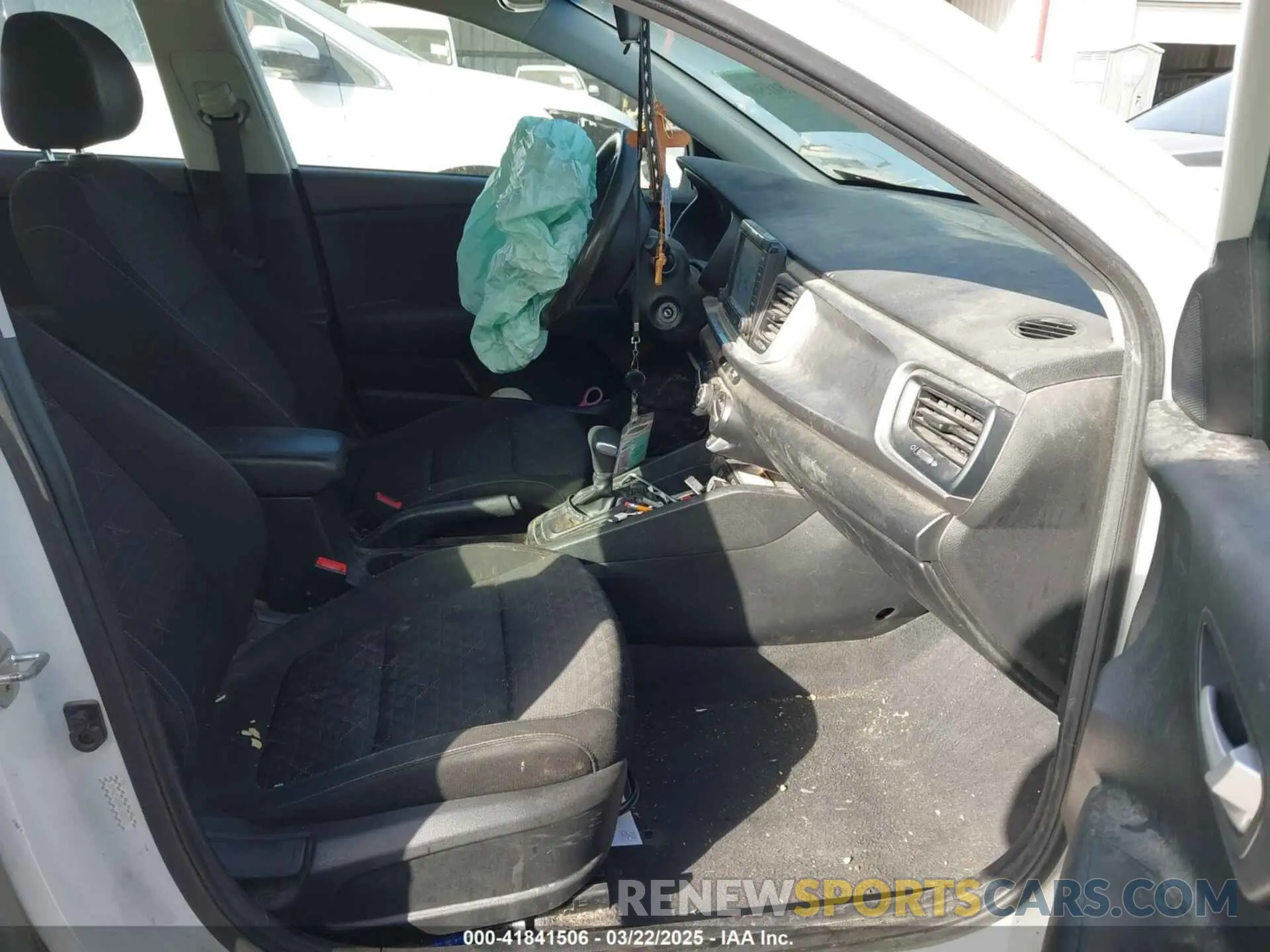 5 Photograph of a damaged car 3KPA25ABXKE208392 KIA RIO 5-DOOR 2019