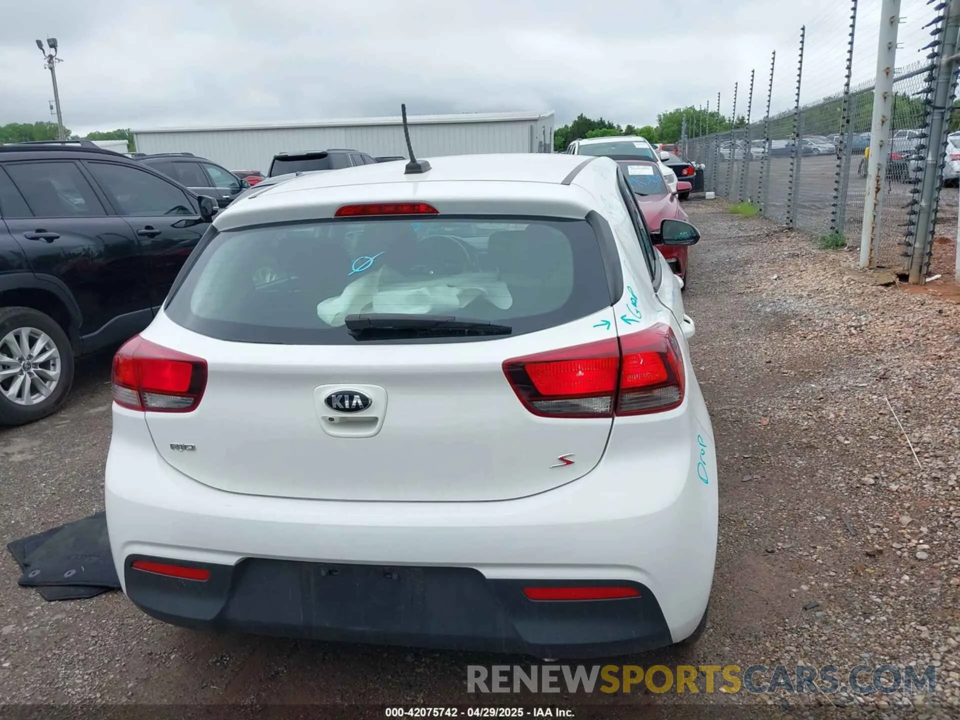 16 Photograph of a damaged car 3KPA25AD0LE277224 KIA RIO 5-DOOR 2020