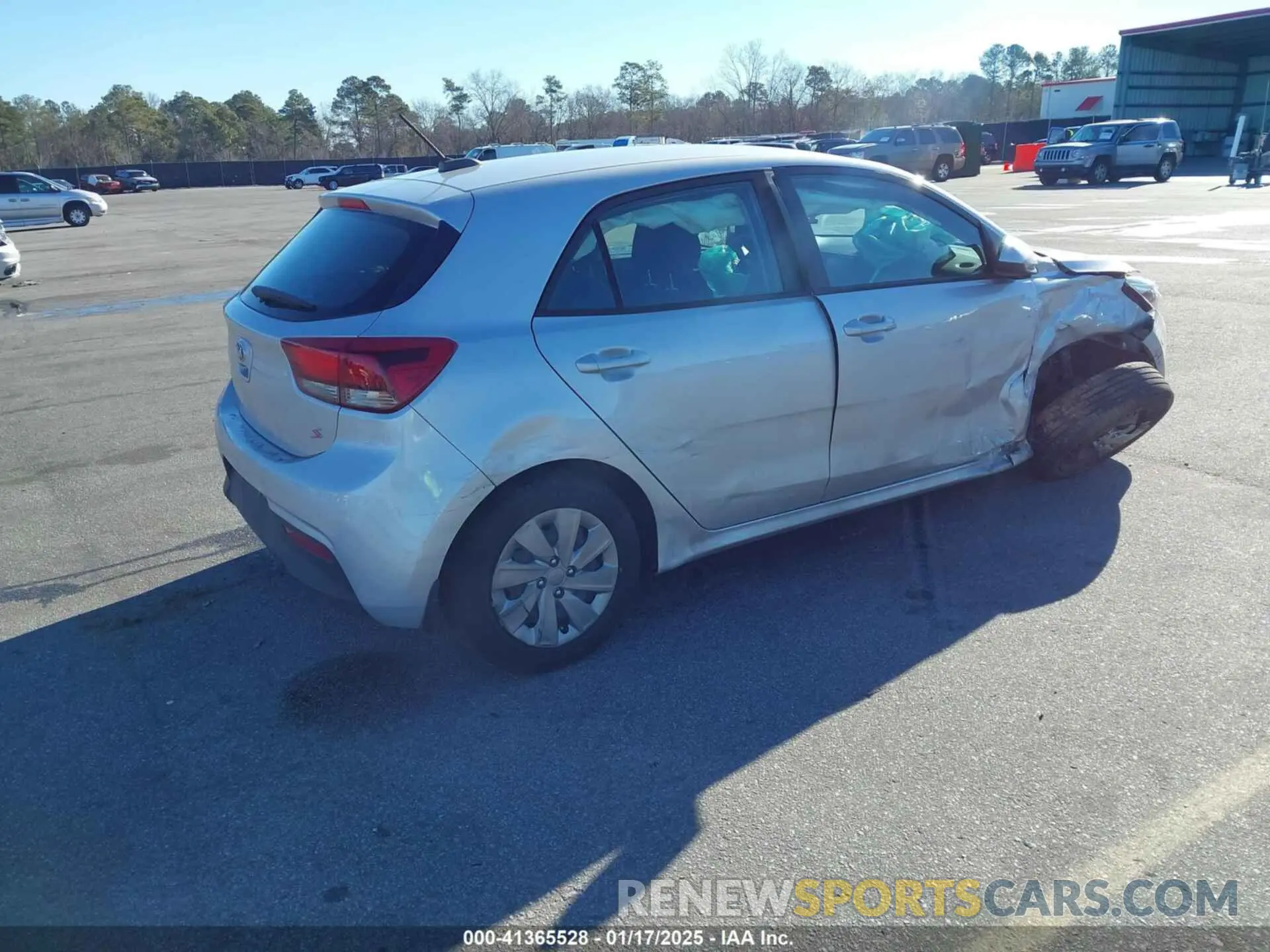 4 Photograph of a damaged car 3KPA25AD7LE348113 KIA RIO 5-DOOR 2020