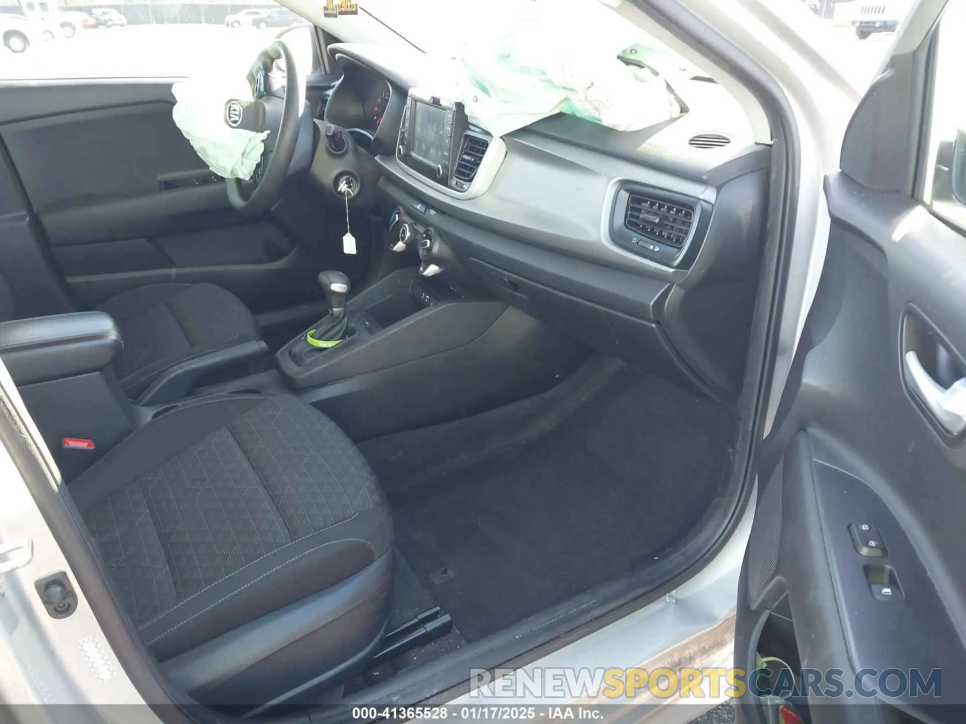 5 Photograph of a damaged car 3KPA25AD7LE348113 KIA RIO 5-DOOR 2020