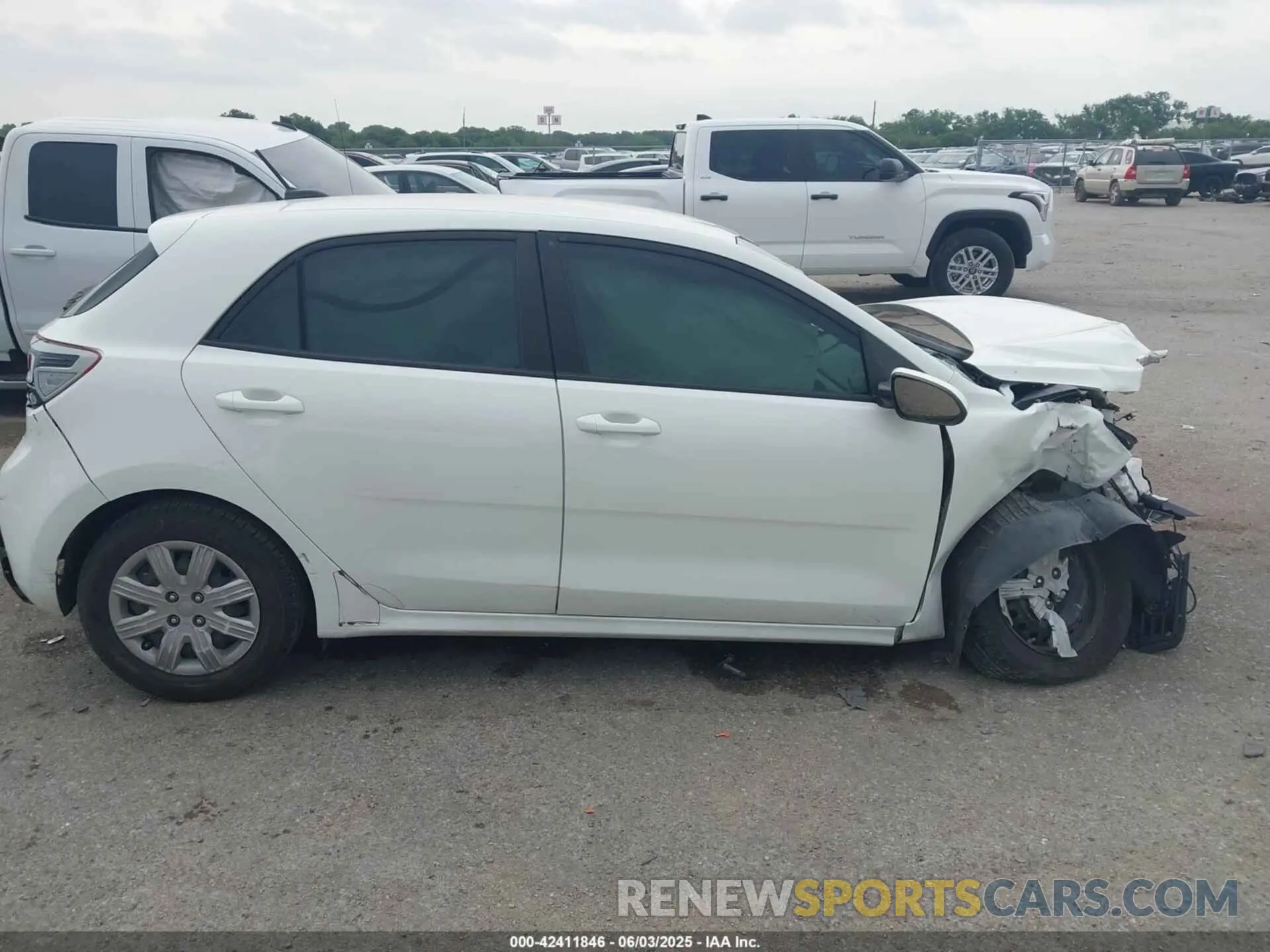 13 Photograph of a damaged car 3KPA25AD4ME377327 KIA RIO 5-DOOR 2021