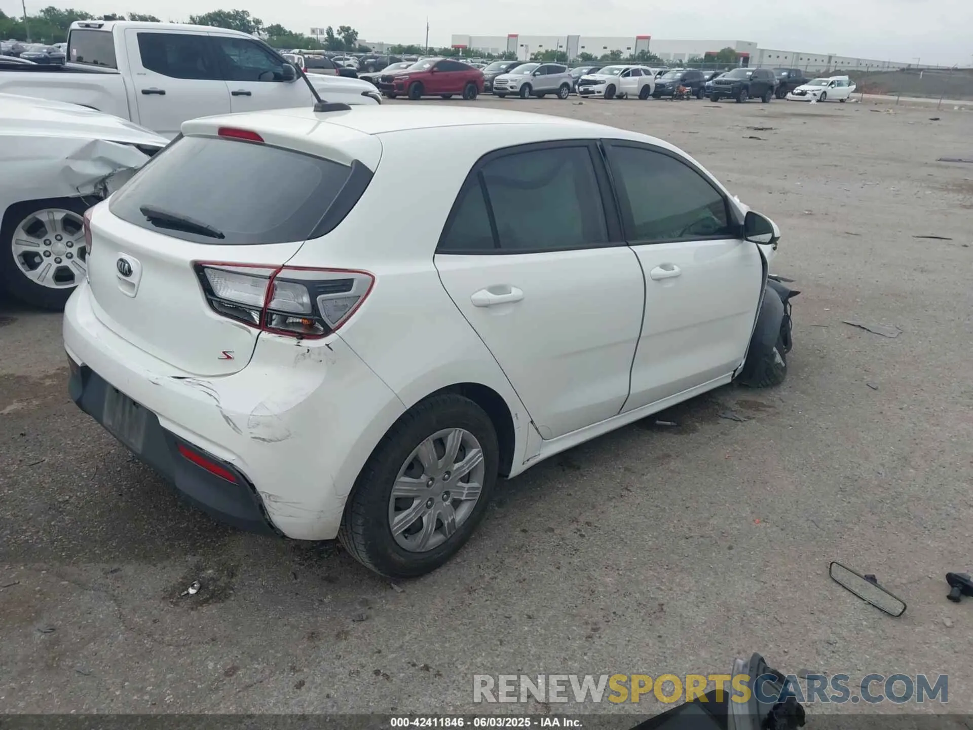 4 Photograph of a damaged car 3KPA25AD4ME377327 KIA RIO 5-DOOR 2021