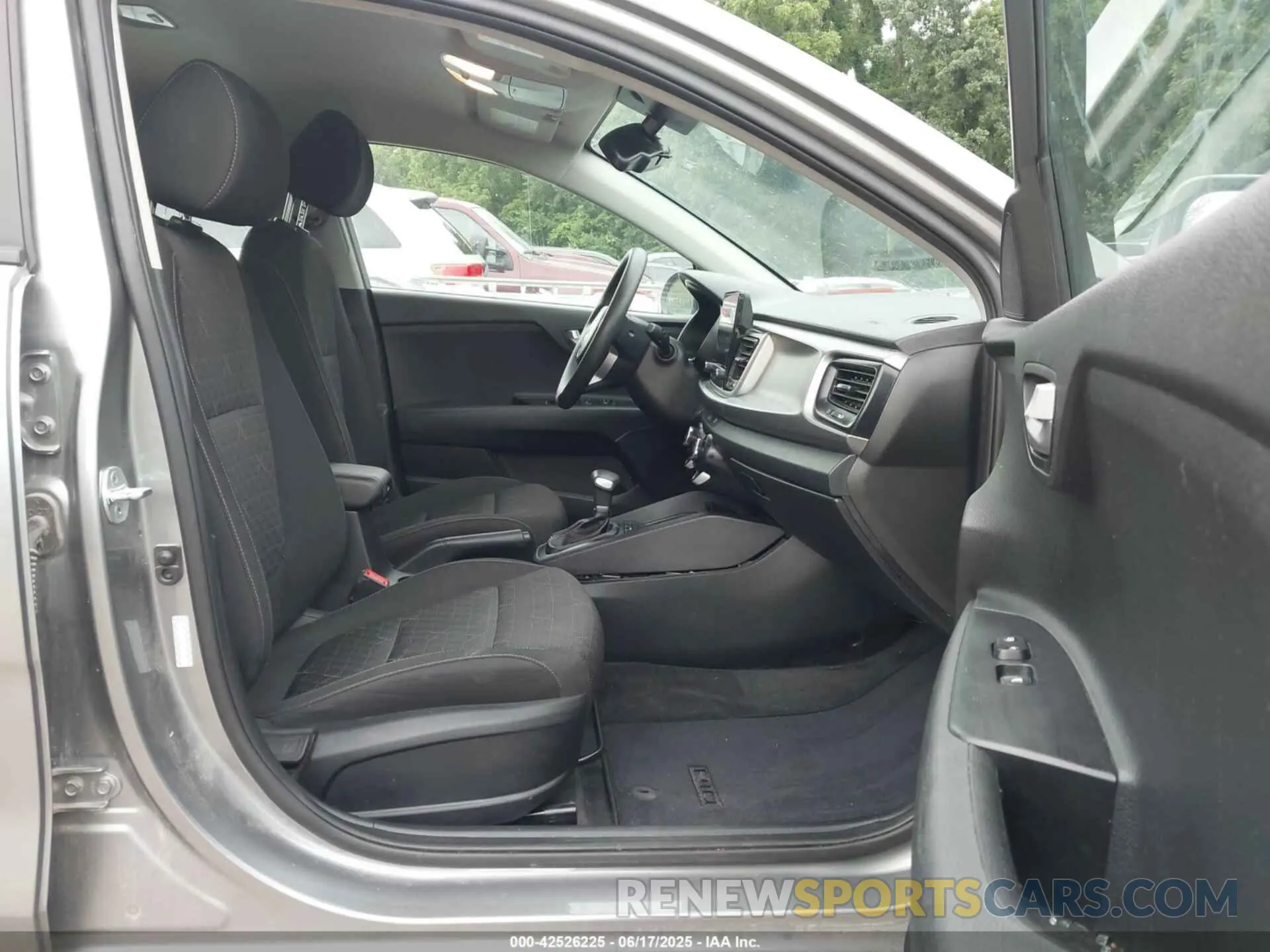 5 Photograph of a damaged car 3KPA25AD5NE479950 KIA RIO 5-DOOR 2022