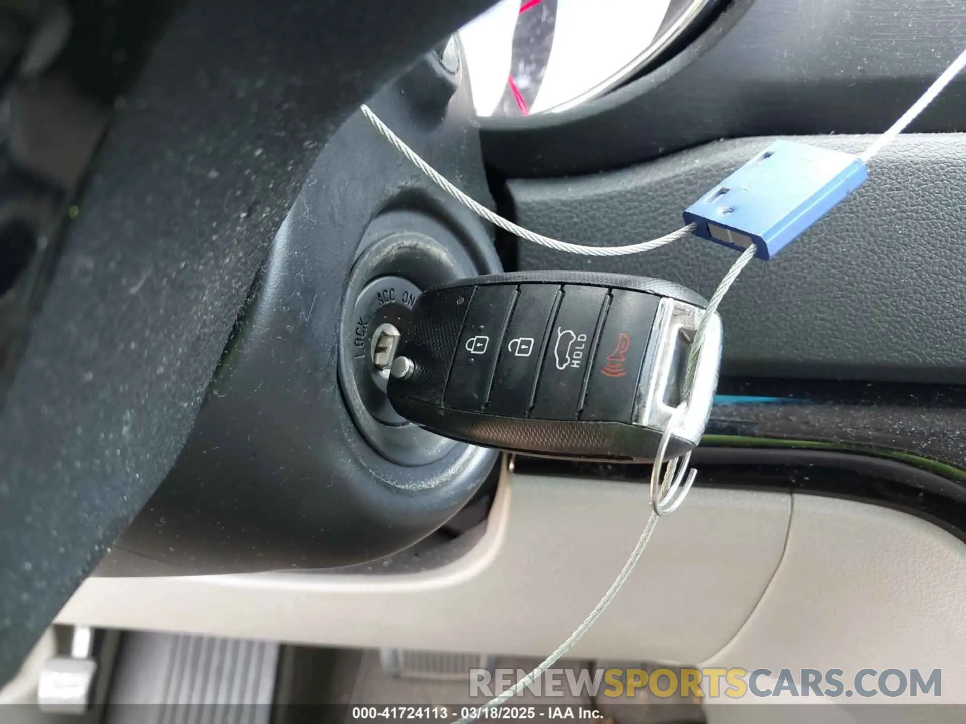 11 Photograph of a damaged car KNDMA5C13K6508978 KIA SEDONA 2019