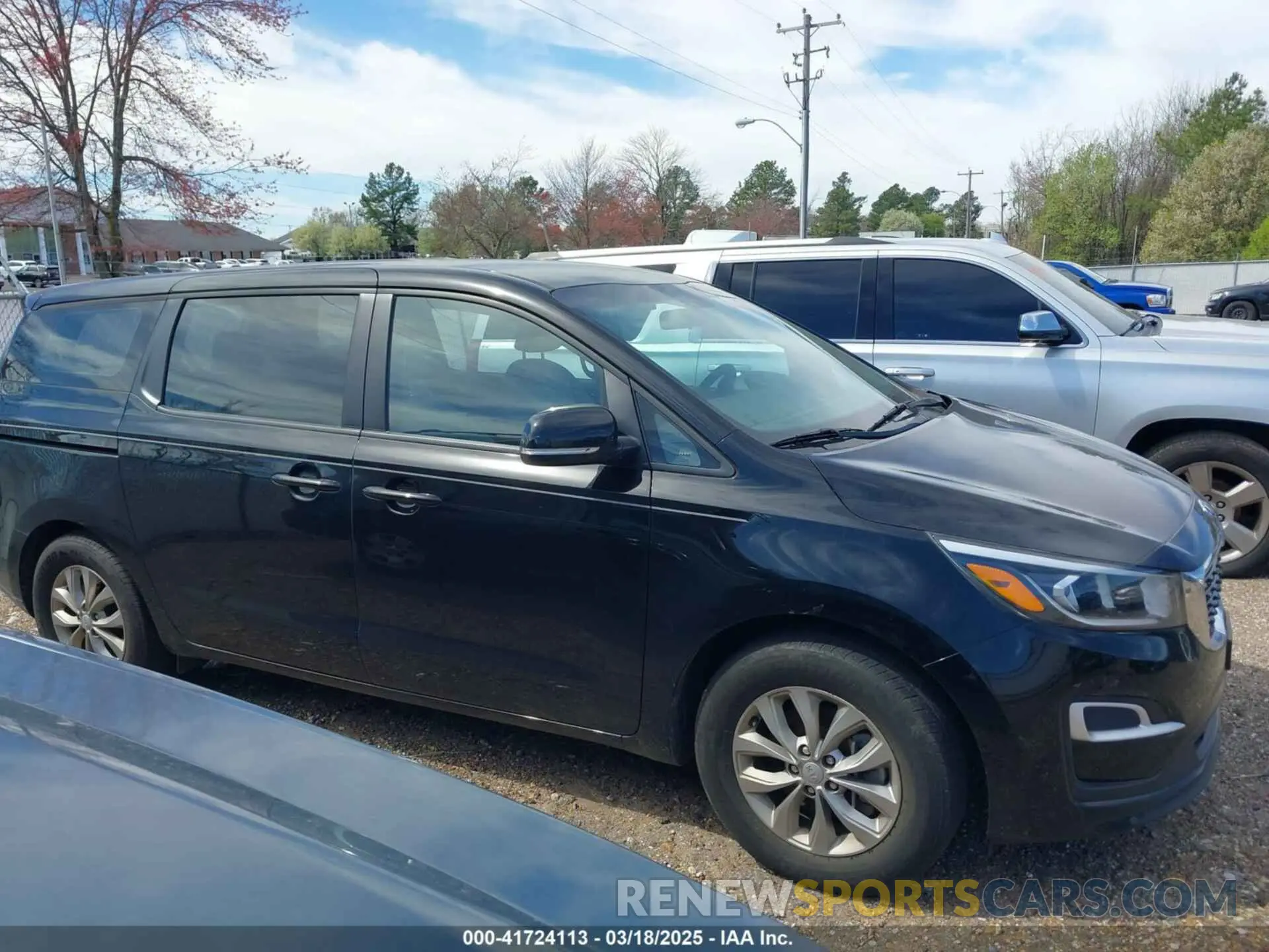 13 Photograph of a damaged car KNDMA5C13K6508978 KIA SEDONA 2019