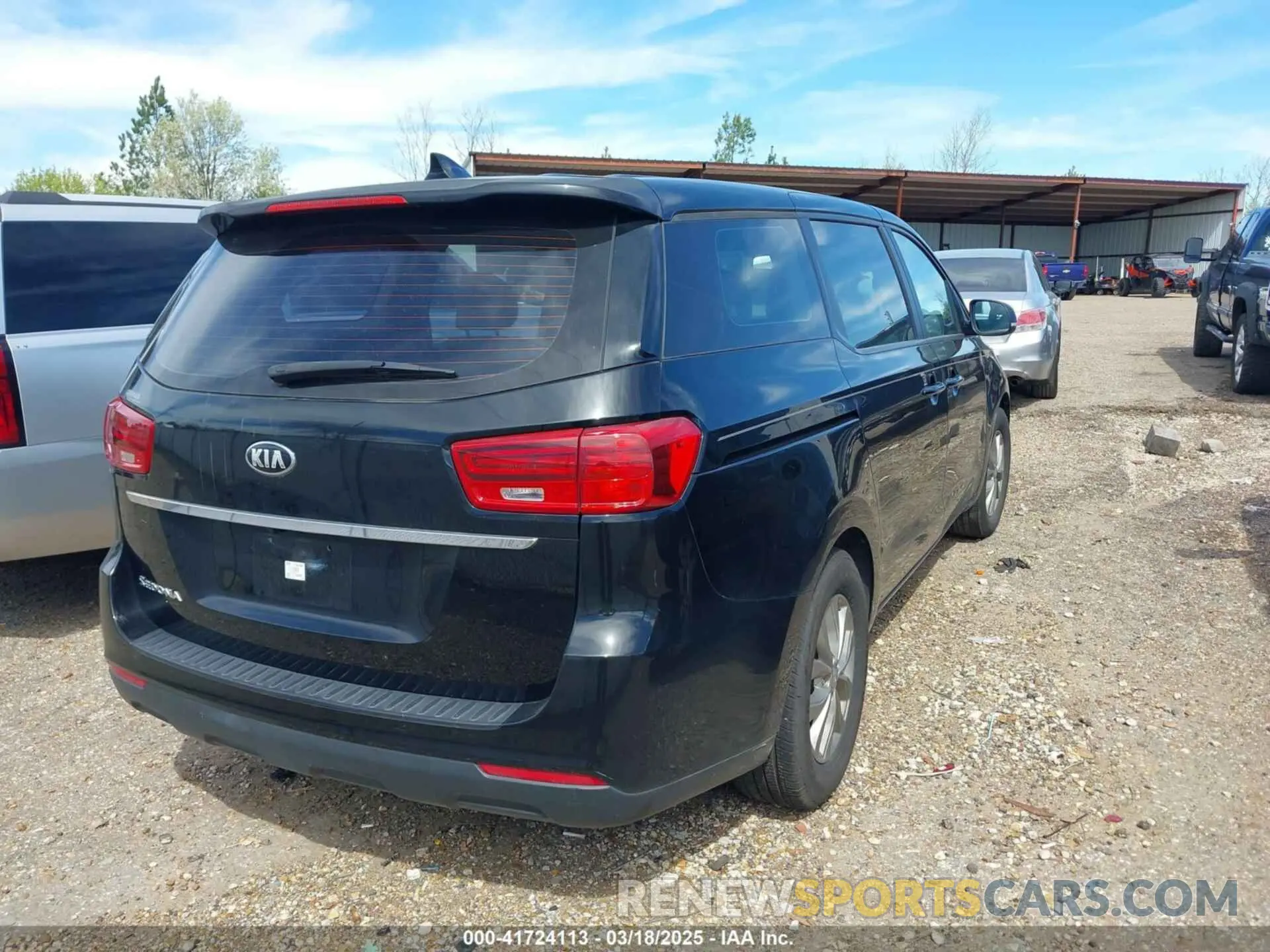 4 Photograph of a damaged car KNDMA5C13K6508978 KIA SEDONA 2019