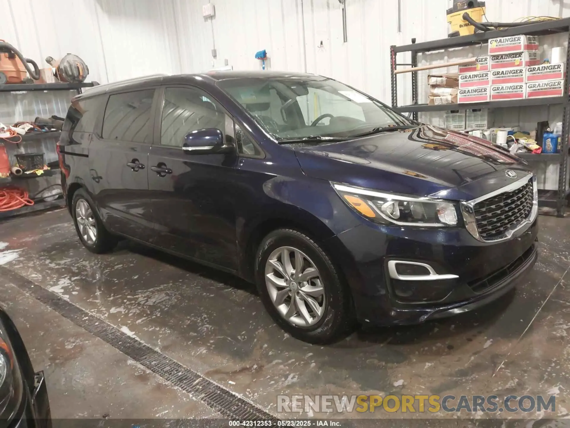 1 Photograph of a damaged car KNDMB5C12K6503137 KIA SEDONA 2019