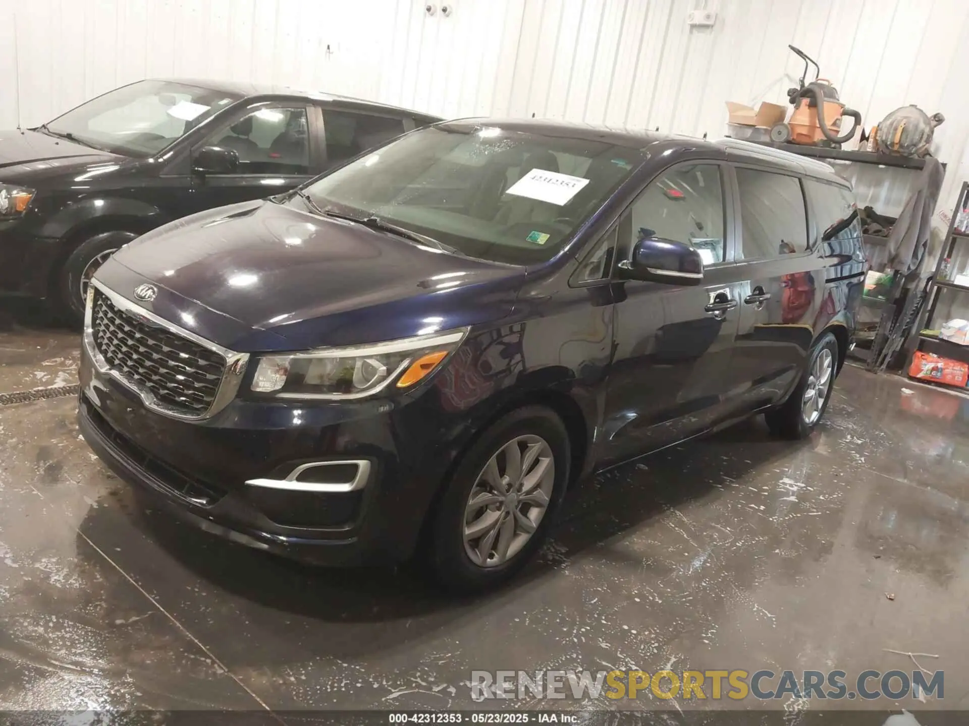 2 Photograph of a damaged car KNDMB5C12K6503137 KIA SEDONA 2019